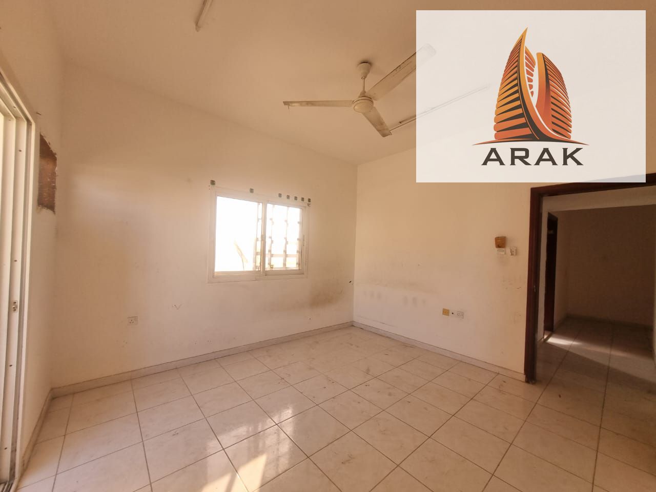 For sale: A traditional Arabic house located in Al Nuaimiya 2, featuring an excellent corner location with two street-facing sides,