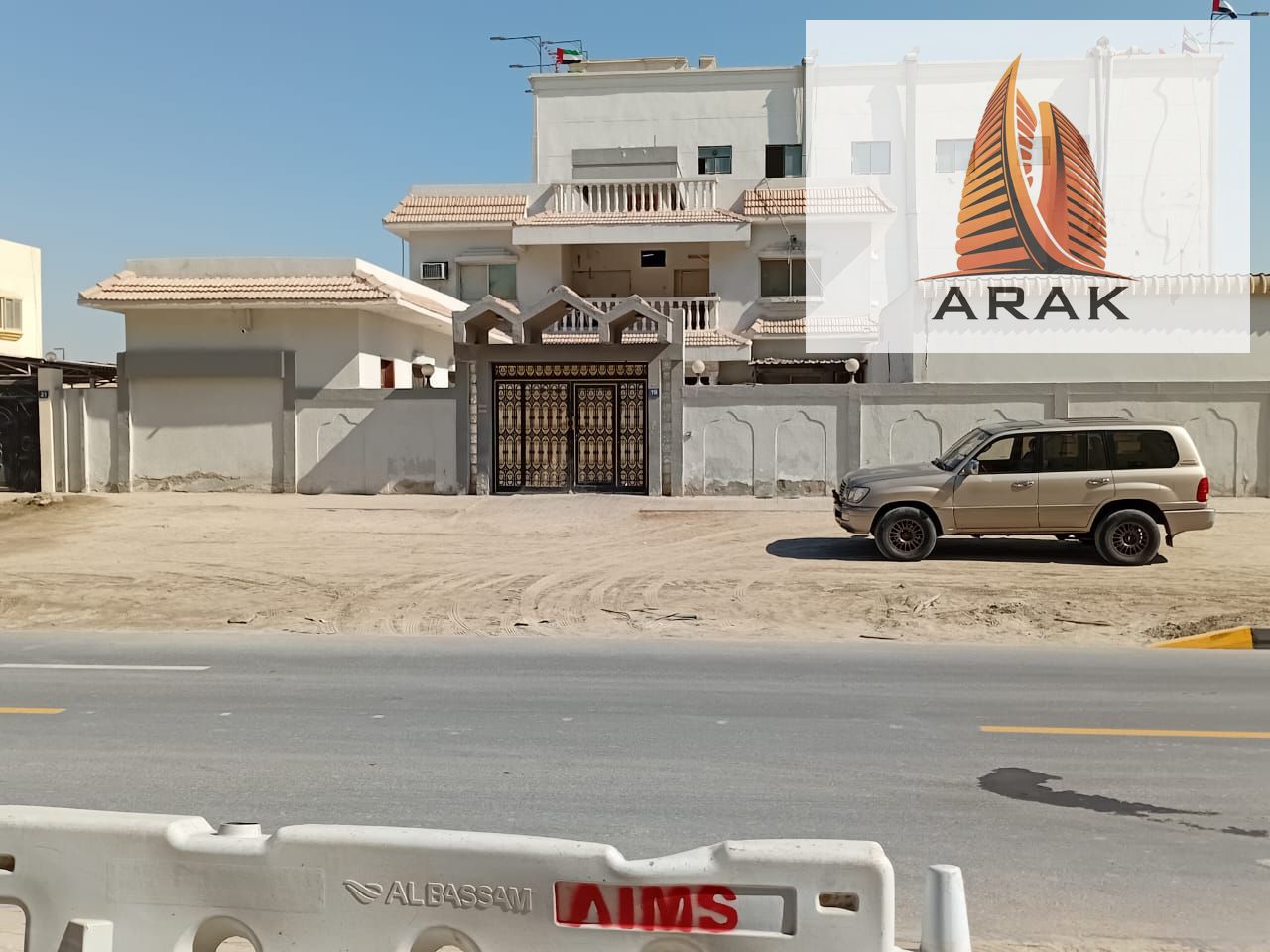 For Sale: Large House Opposite Orient Towers – Rare Investment Opportunity A strong opportunity for investors and developers. A large house in an exc