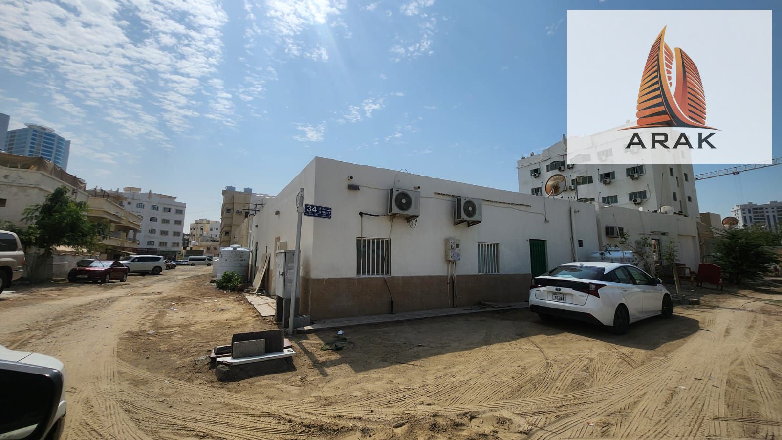 For Sale: Popular House in Al Bustan – Investment Opportunity A popular-style house for sale in Ajman, in the Al Bustan area, with a residential and