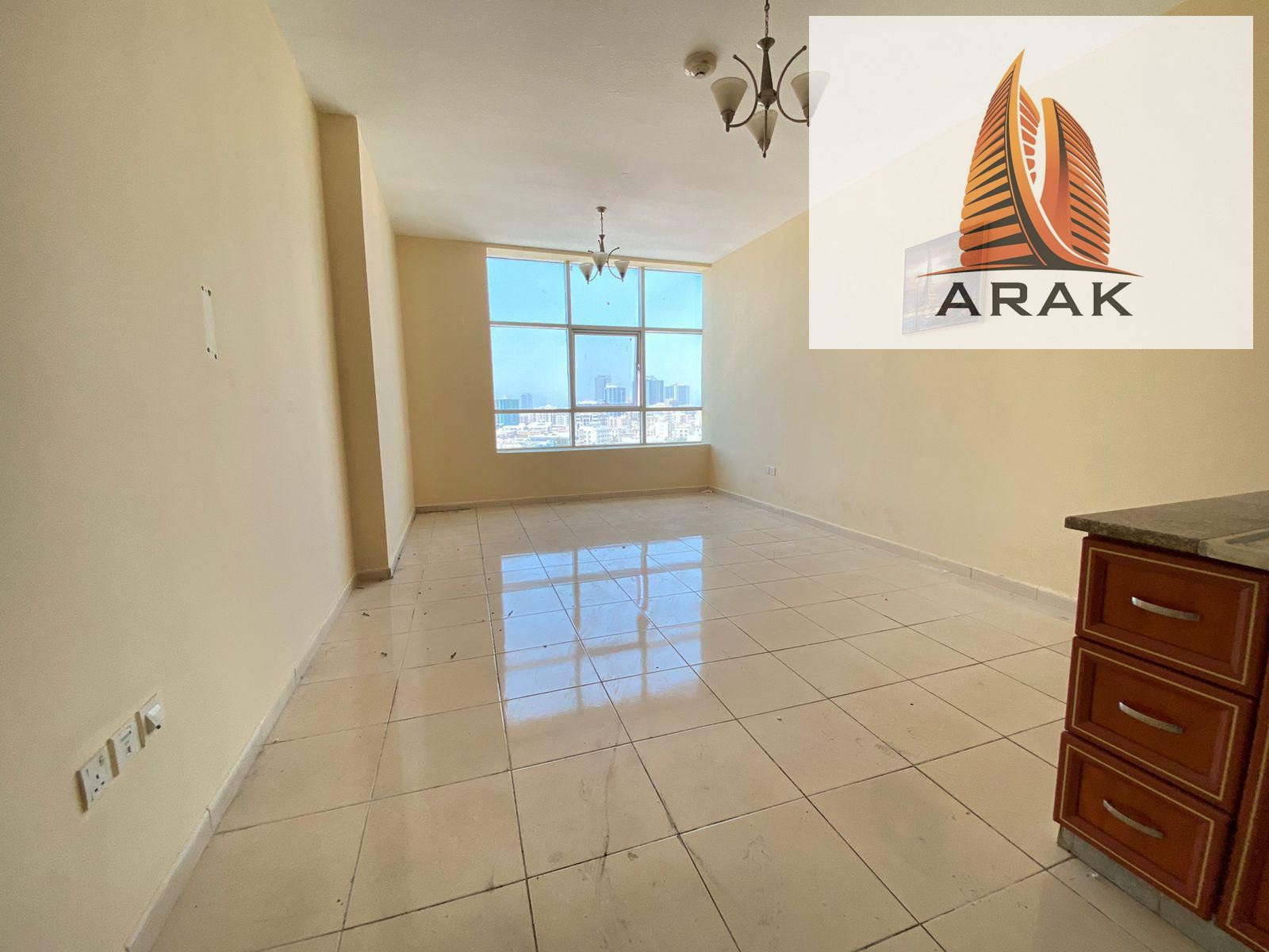 For sale, a studio in Al Orient Towers, featuring a prime location and a total area of 550 square feet. The studio is in excellent condition and is su