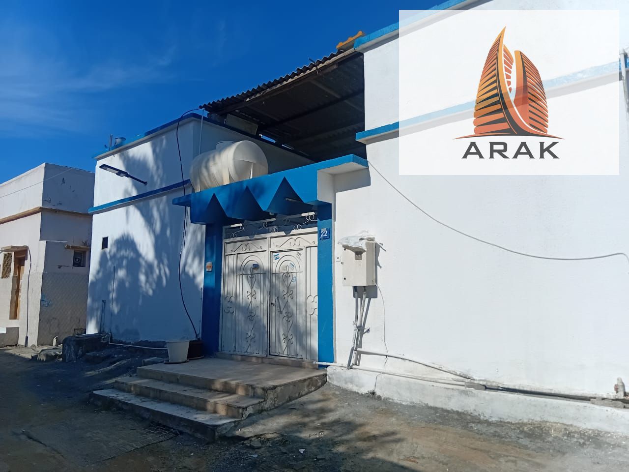 Arabic House for Sale – Excellent Investment Opportunity A great investment opportunity to own an Arabic-style house with a large area and a strong l
