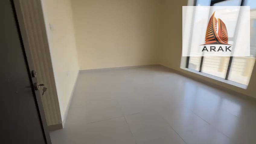 – Luxury Villa in Al Yasmeen (Al Riyadh), Ajman Located in a prime and peaceful area with a total plot size of 4,340 sq. ft. Villa