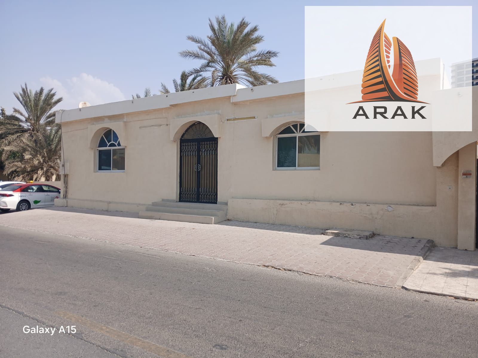 Annual Rent – Commercial Villa in Al Rumaila A luxurious commercial villa is available for annual rent in the Al Rumaila area, featuring a prime an