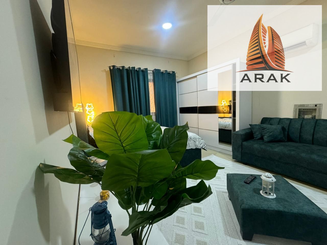 Studio on Sheikh Ammar Street, opposite Shorouq Mall, second tenant. Price: 3,300 AED, including all bills. Security deposit: 500 AED (cash). Availab