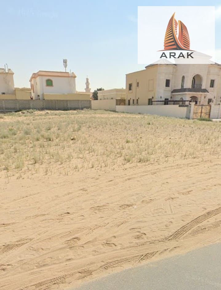 For sale residential–commercial land in Al Hamidiyah – Ajman Permit: Ground + 8 floors Area: 1,350 sqm (14,531 sq ft) Excellent location, behind the