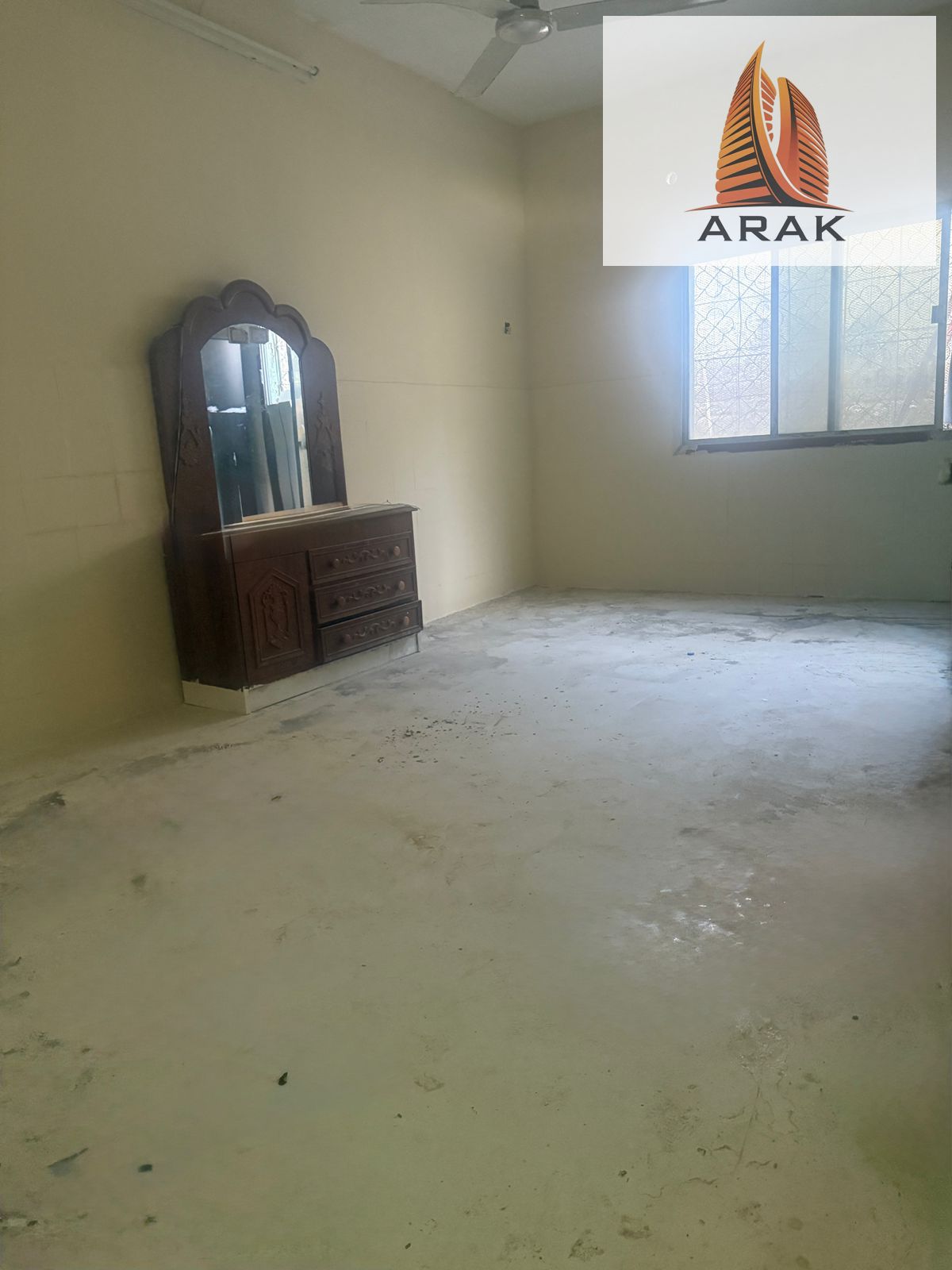 For sale: Residential & commercial Arabic house in Liwara 2 – Ajman Area: 2,000 sq ft • 5 rooms • Currently rented to workers for 75,000 AED annually