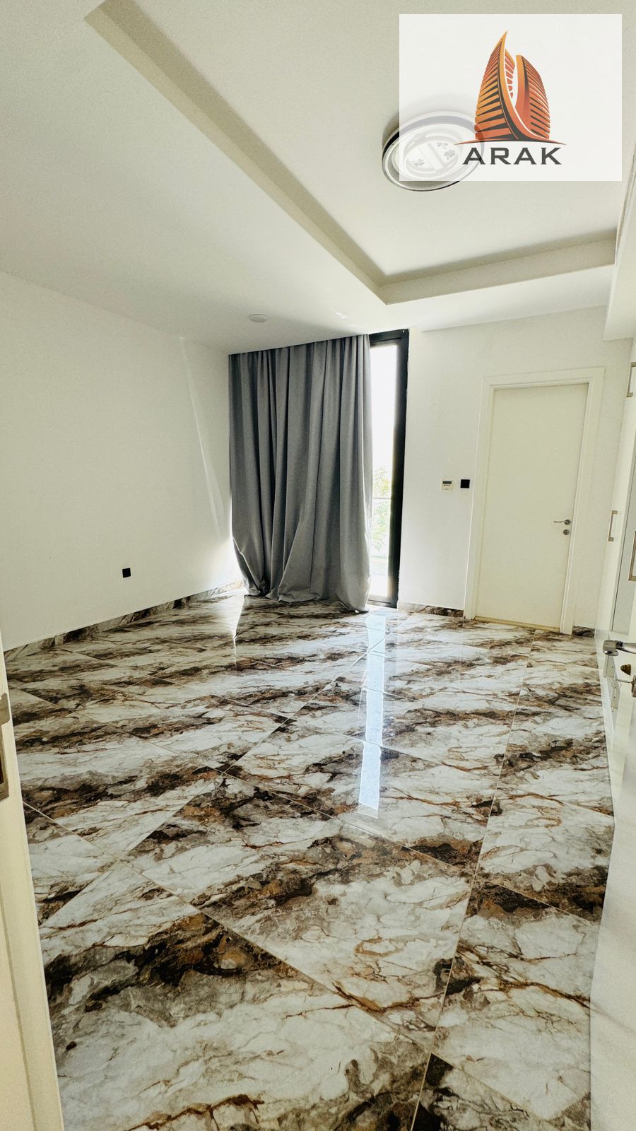 Elegant Villa for Rent in Ajman – Al Zorah | Prime Location Near the Sea