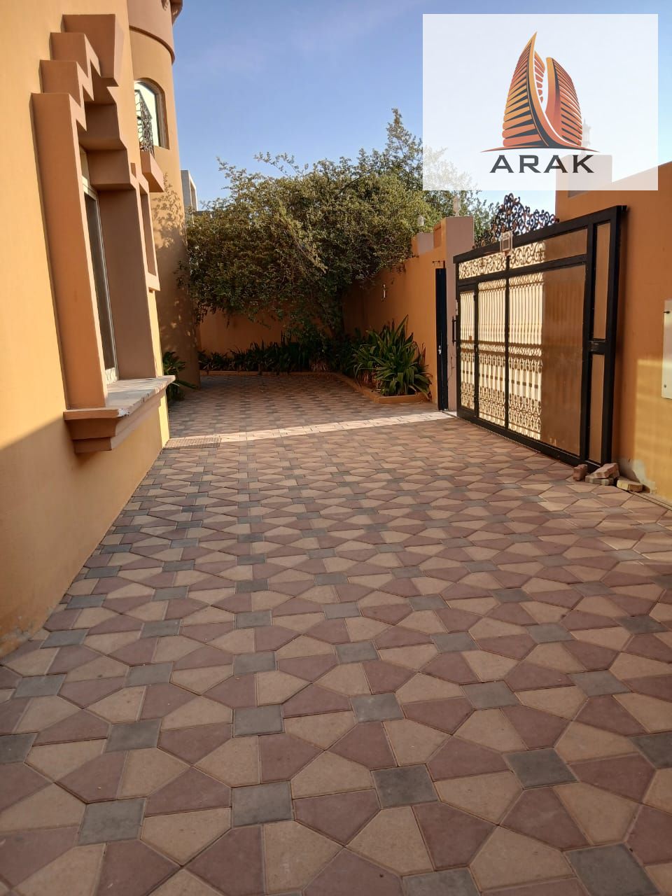 Luxury Villa for Rent in Mushrif | 6 Master Bedrooms | Central Air Conditioning