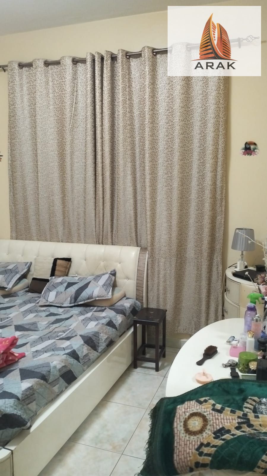 For sale: A spacious 4-bedroom apartment in Al Amira
