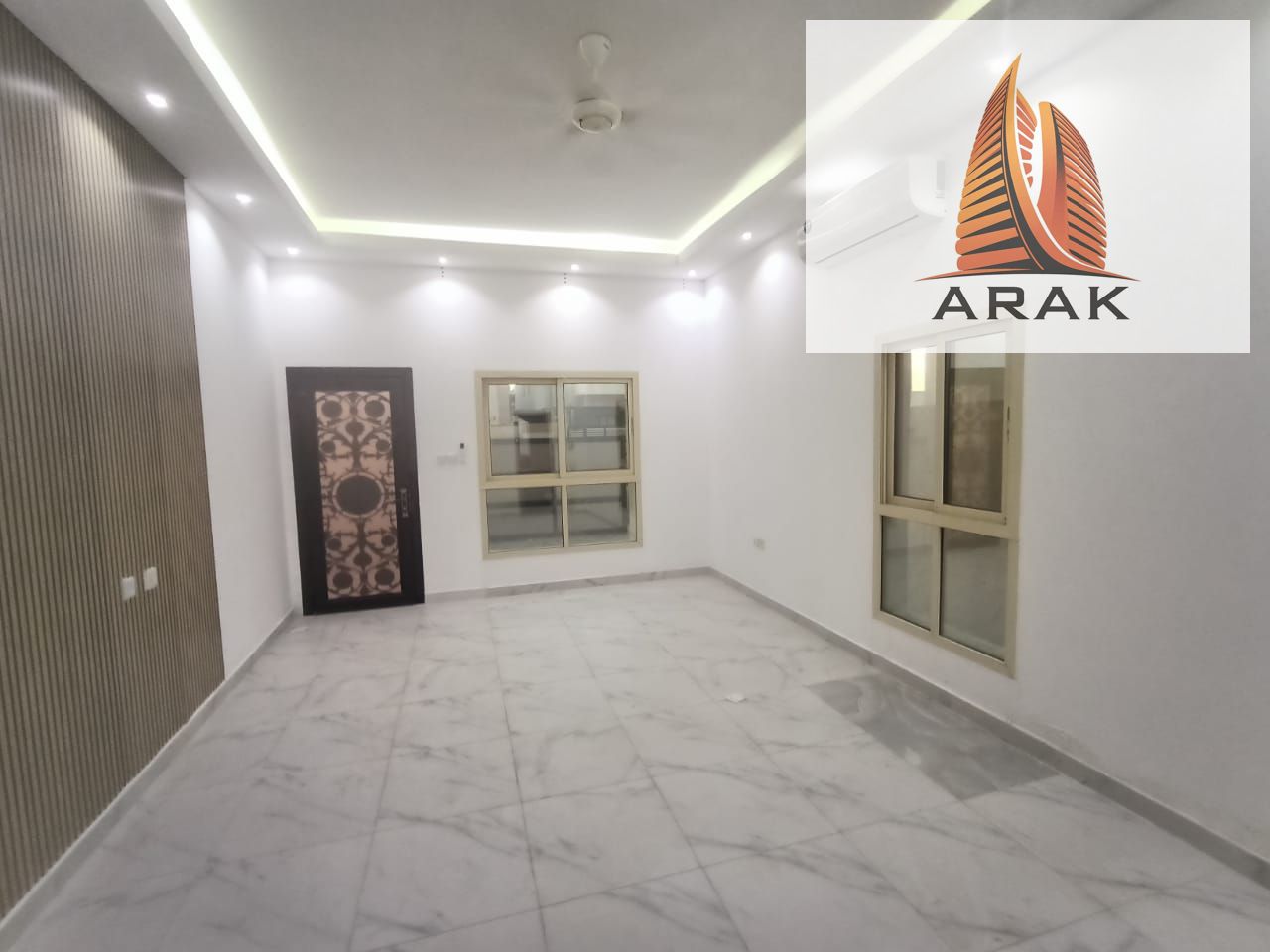 A spacious villa available for rent in Al Zahya, located in a quiet area and close to all essential services. The villa consists of 5 bedrooms, a sep