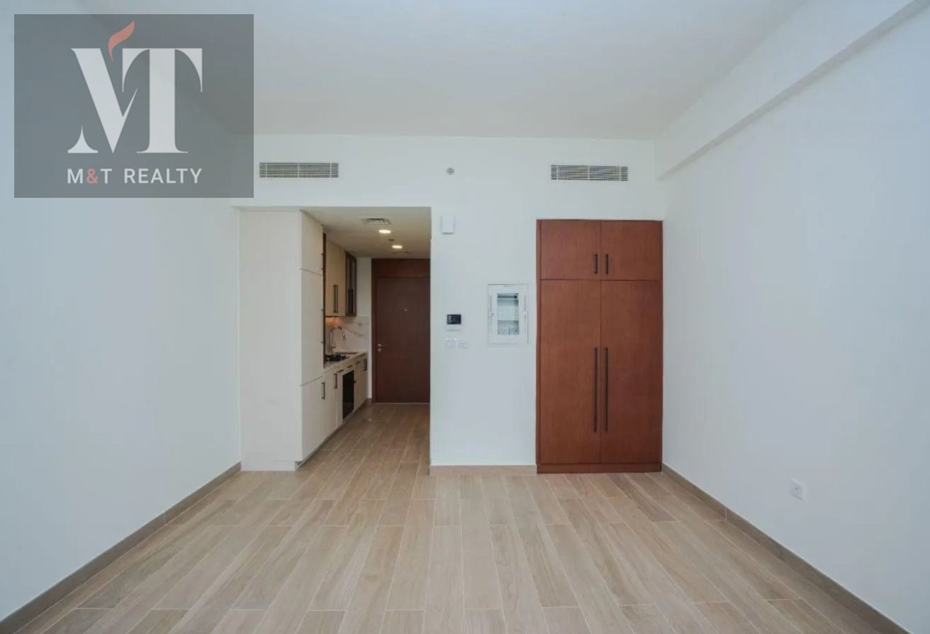Studio Apartment for Rent in Holland Gardens, Town