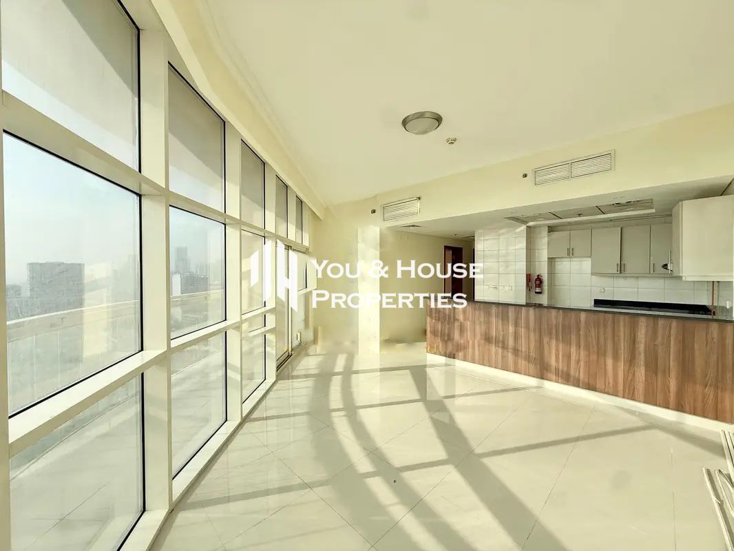 High Rise Modern Apartment I Great Quality I Bright & Cozy Layout