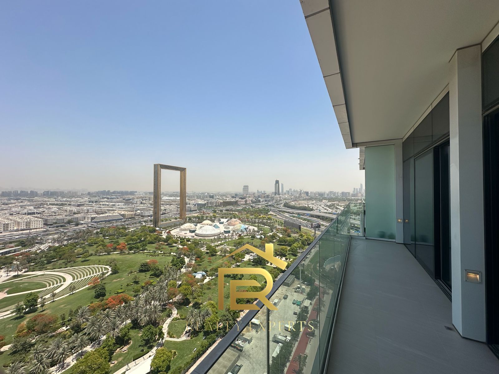 Zabeel park facing frame facing bright unit 1bhk amazing layout fully furnished