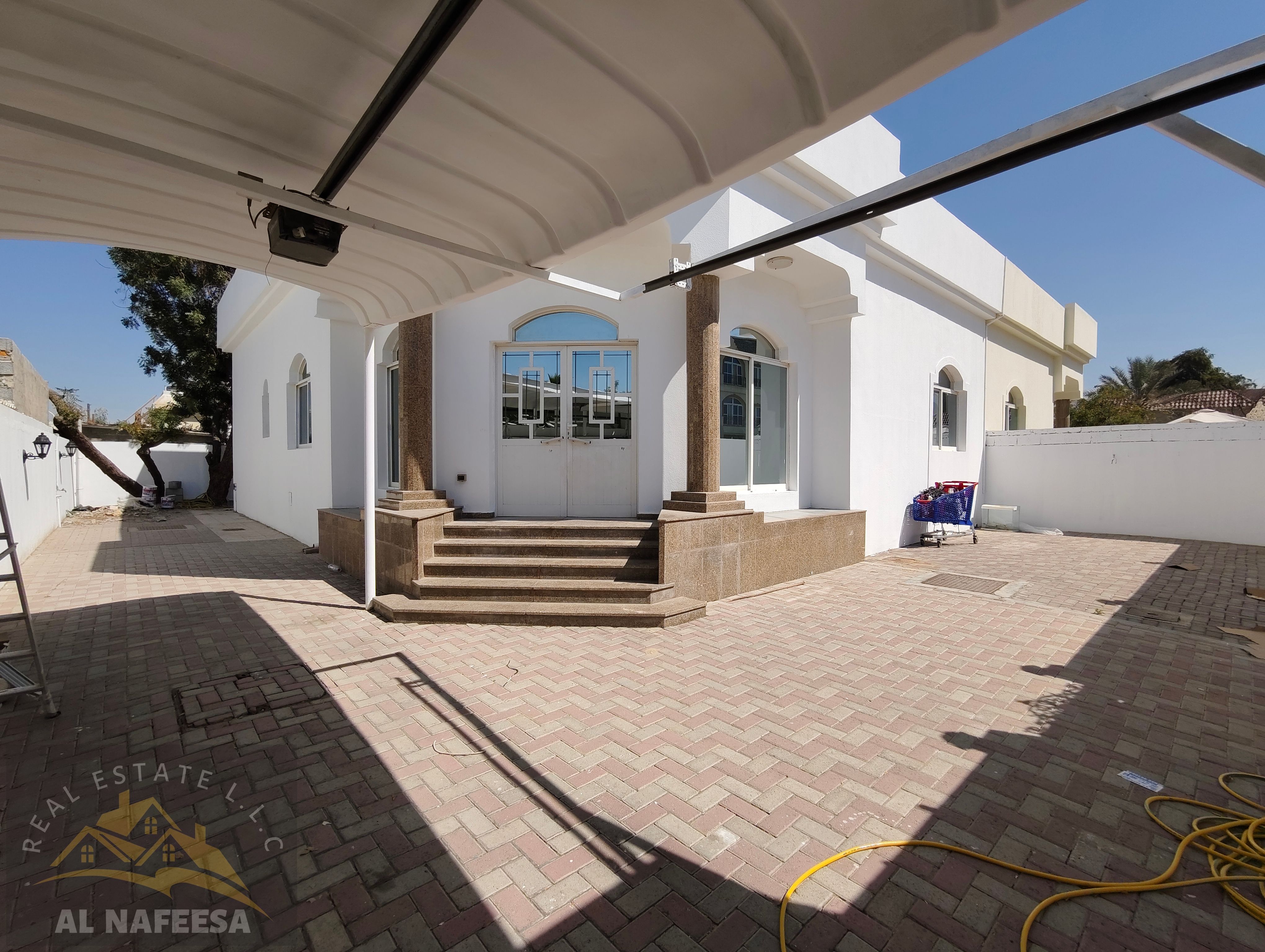 Away from flight path - single storey villa