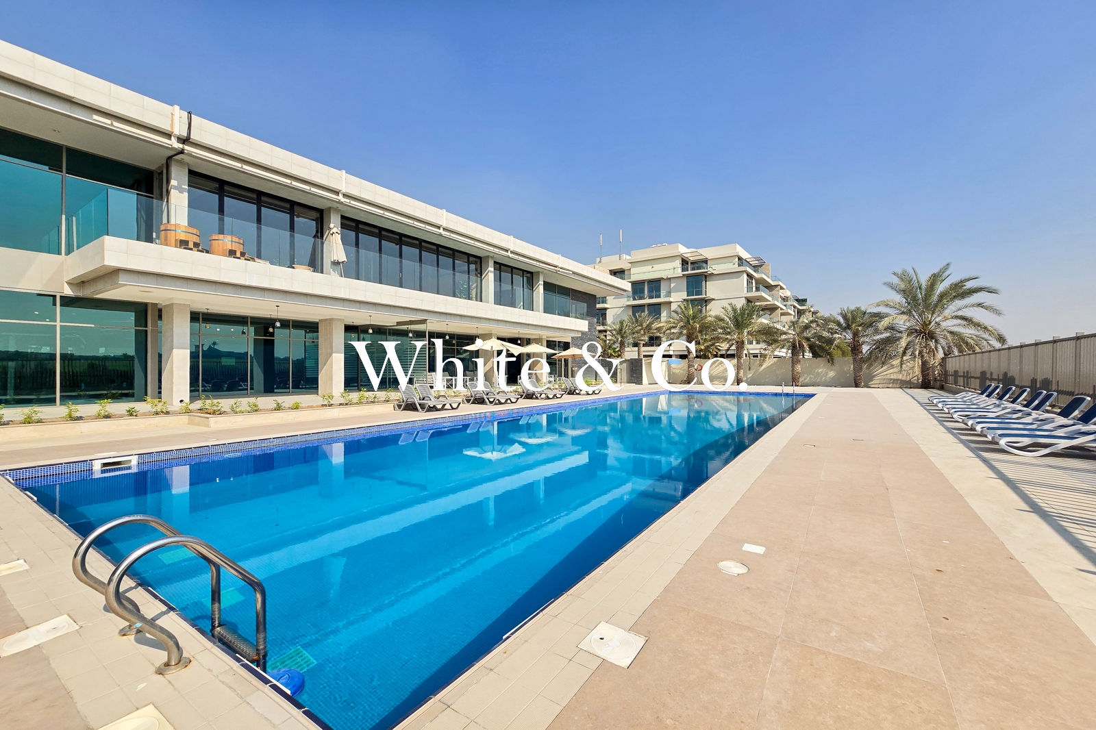 FULLY EQUIPPED GYM | SWIMMING POOL | PRIME SPOT