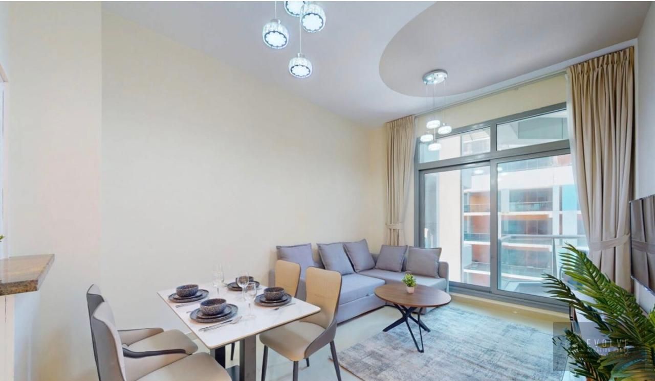Available from March 3! | Well maintained | Bills included/Few steps from Tram and metro