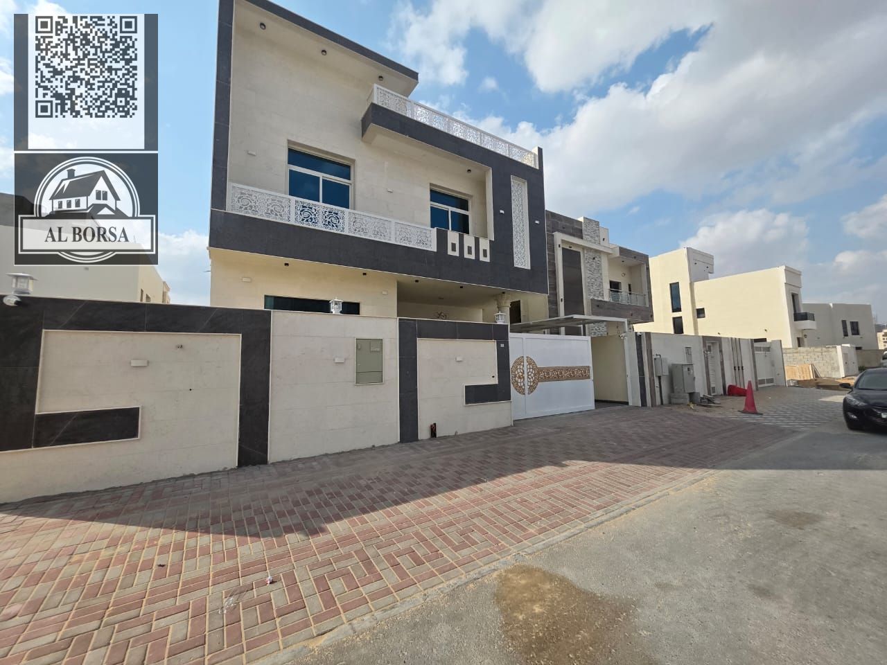 Villa for sale in Al Yasmin | 5 master bedrooms + majlis + living room + maid's room | Includes central air conditioning | 1.9 million (negotiable)