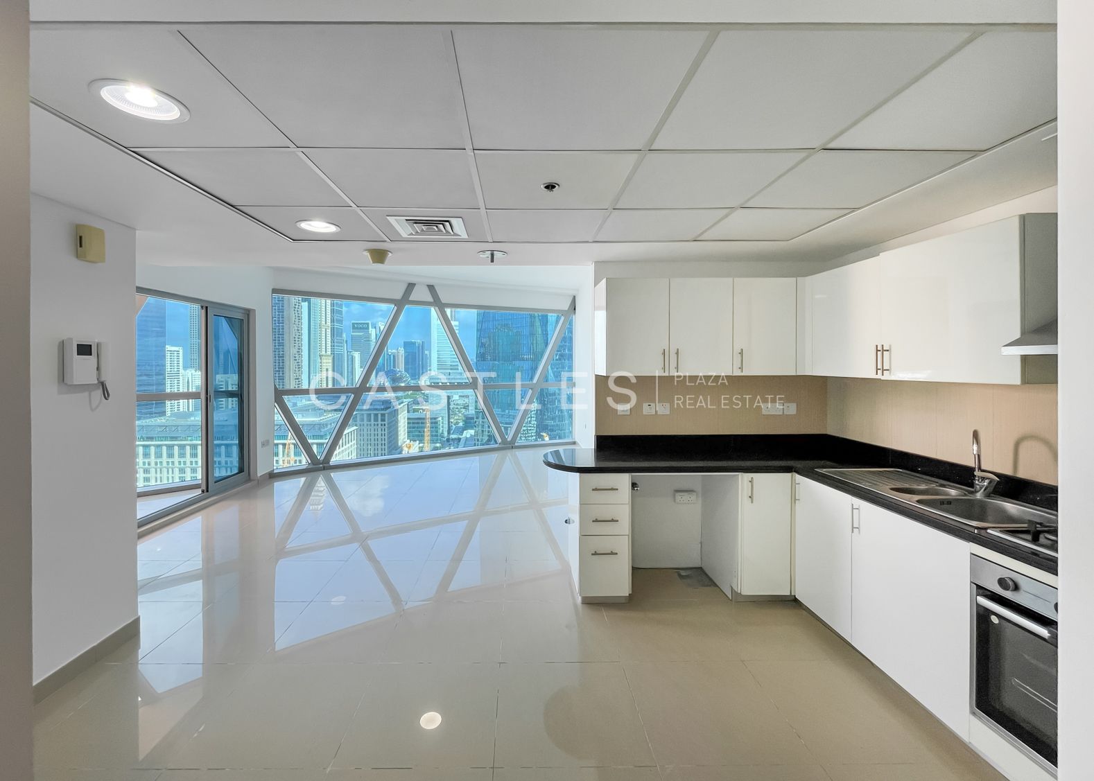 Spacious 1350 sqft | Sea View | 2 Parking | Vacant