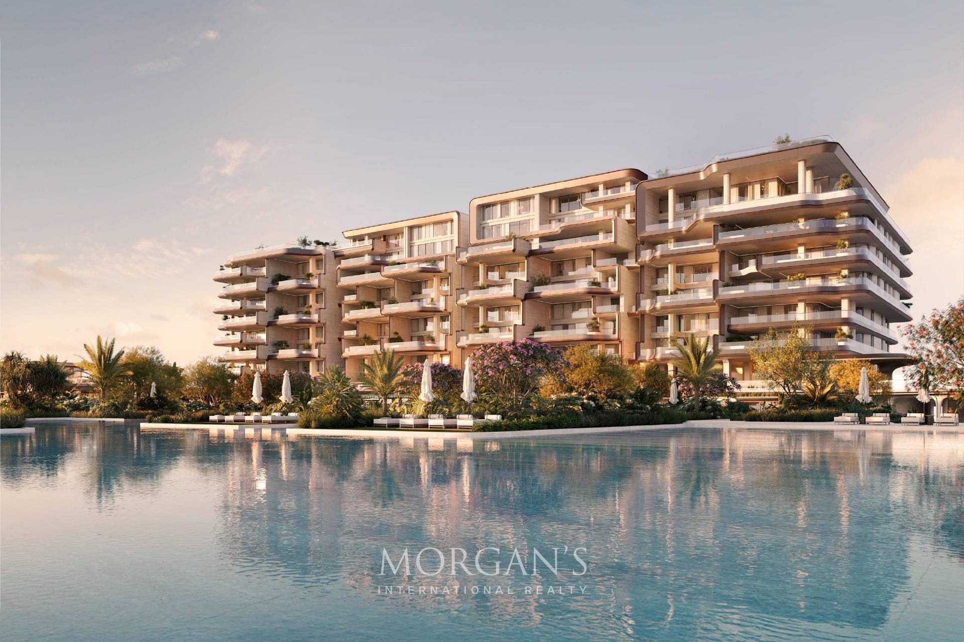 Beach | City Skyline Corner View | 4 BR Simplex