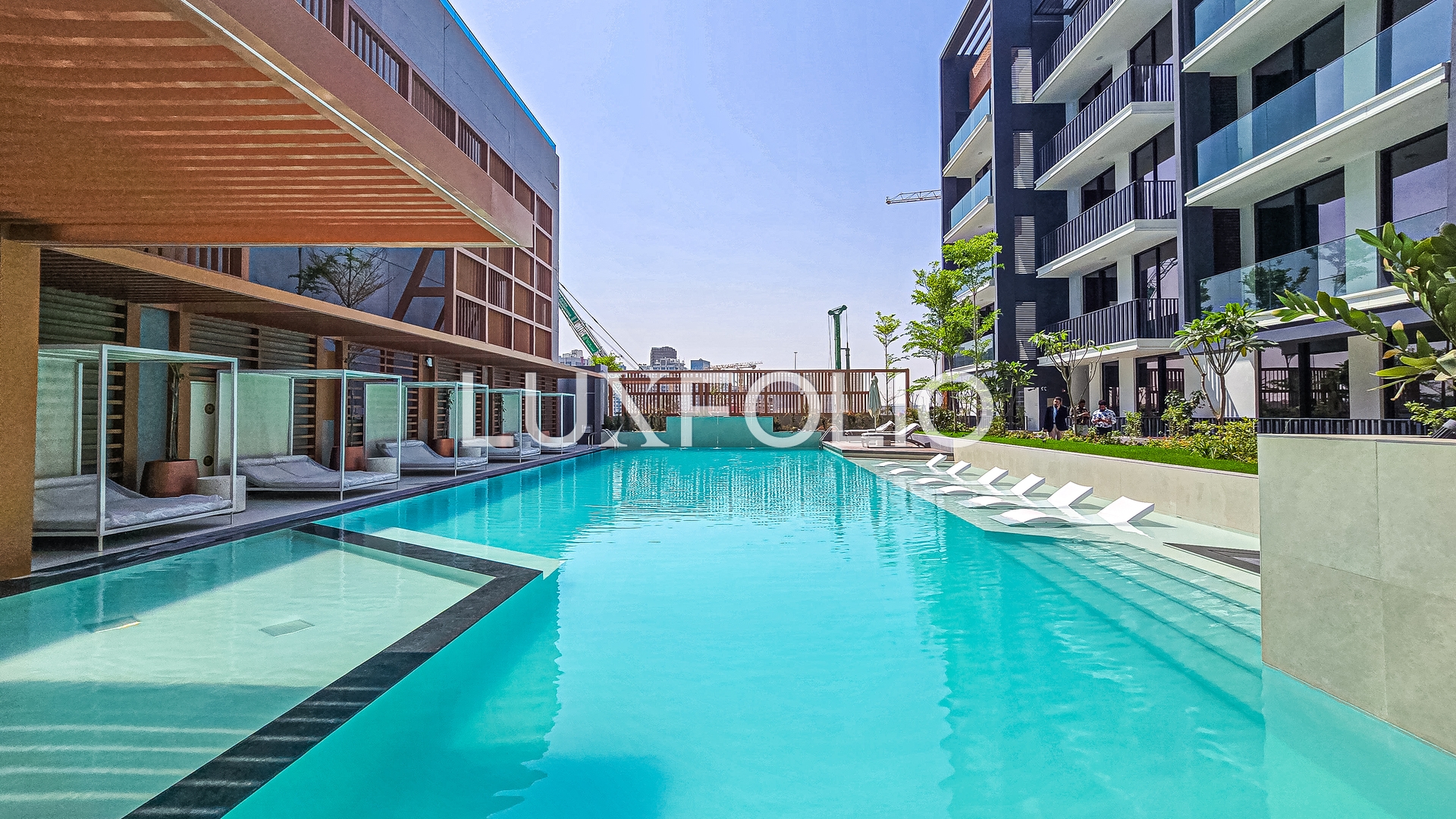Nearly New | Larger Unit Type | Ellington