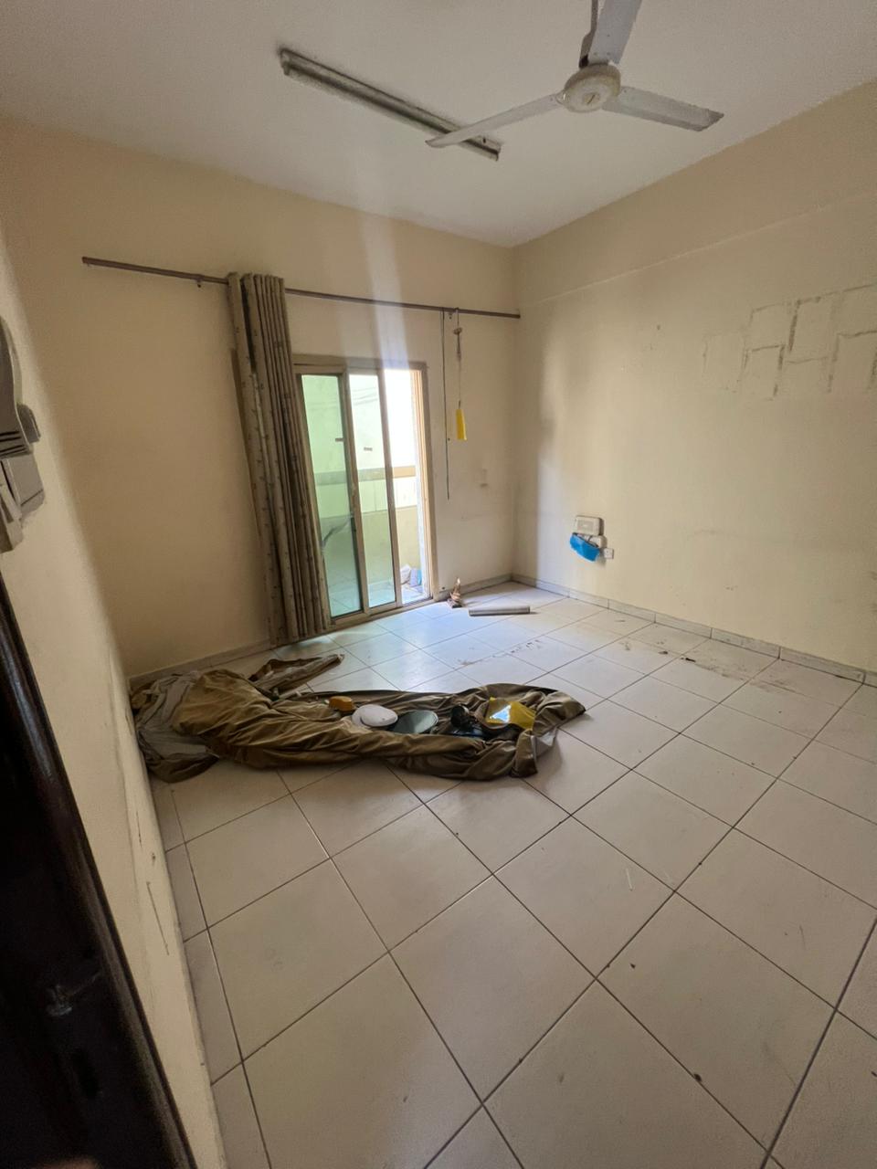Rent a 1-bedroom apartment with balcony in Al Nabaa, ideal for families, prime location, exclusive price