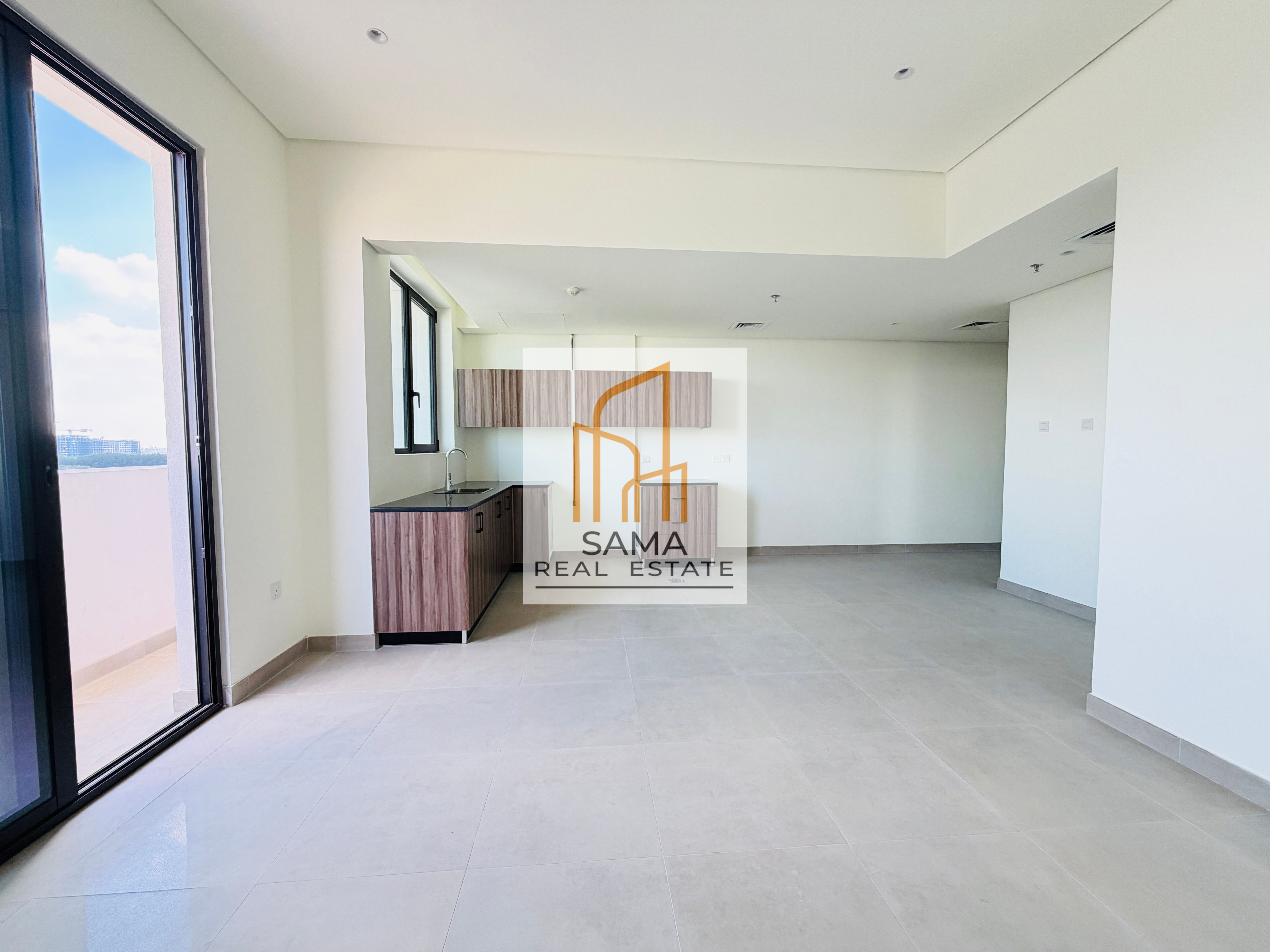Golden Opportunity For Families || Specious Layout With American Style Kitchen | All The Maintenance Free || Easy Exit To dubai