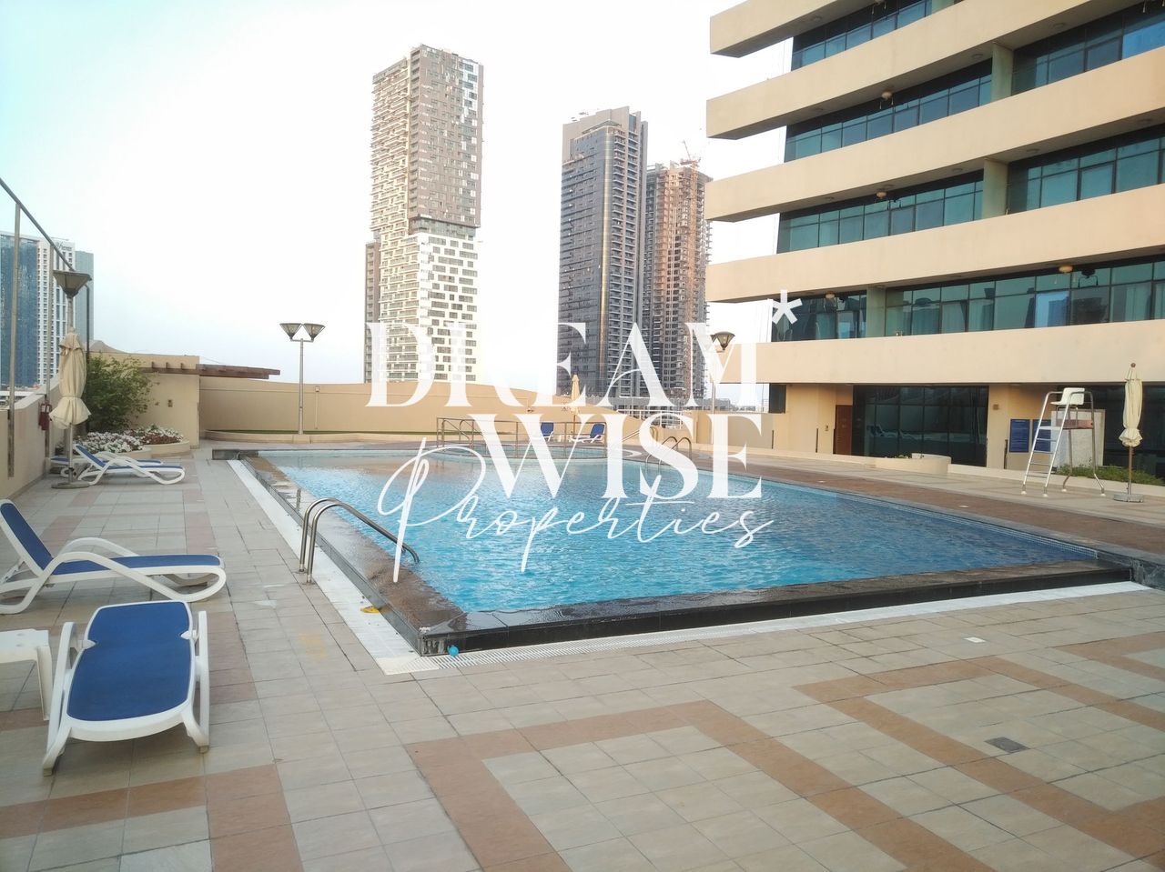 Amazing 1BR | Marina & City Views | Vacant