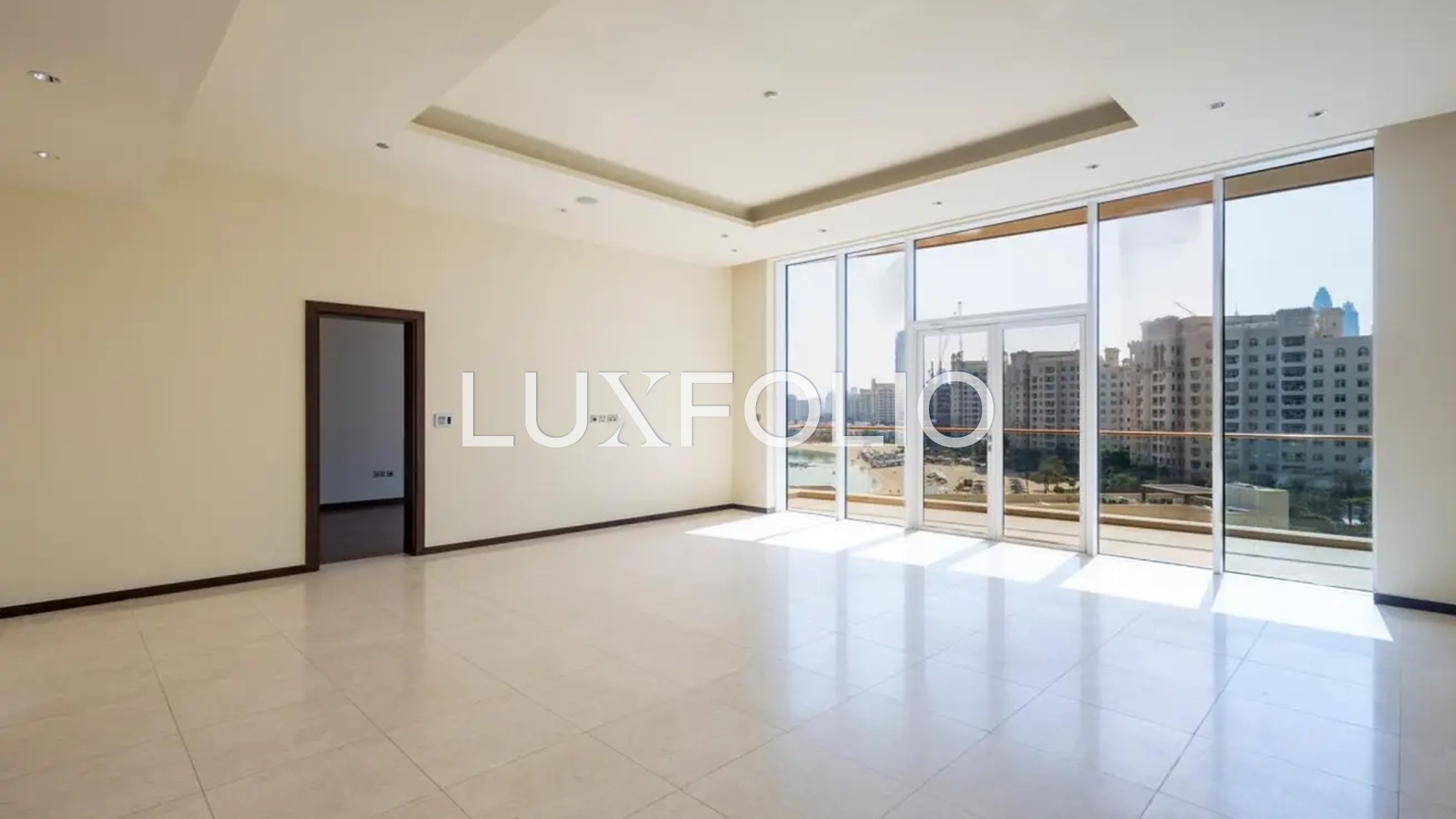 Sea View | Beach access | Unfurnished