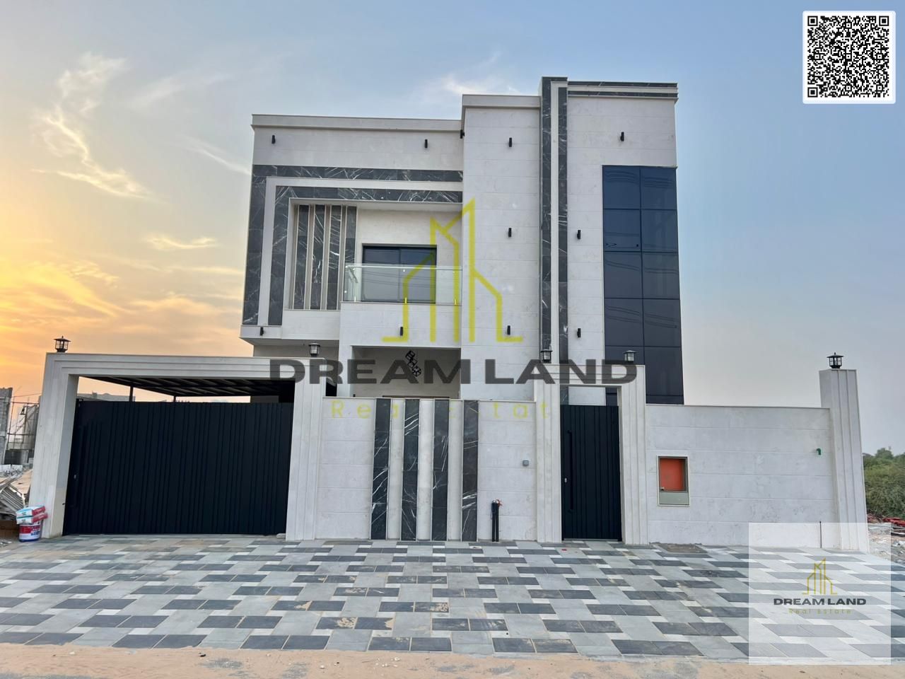 Villa for sale, including registration and ownership fees, on the main street, ready to move in, in one of Ajman's most prestigious areas. Freehold ow