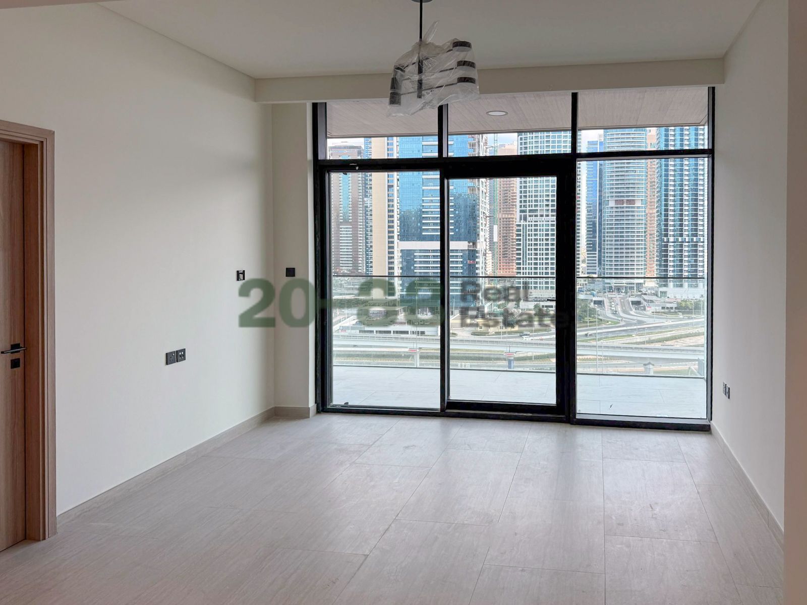 Waterfront Living l High ROI l Vibrant Community