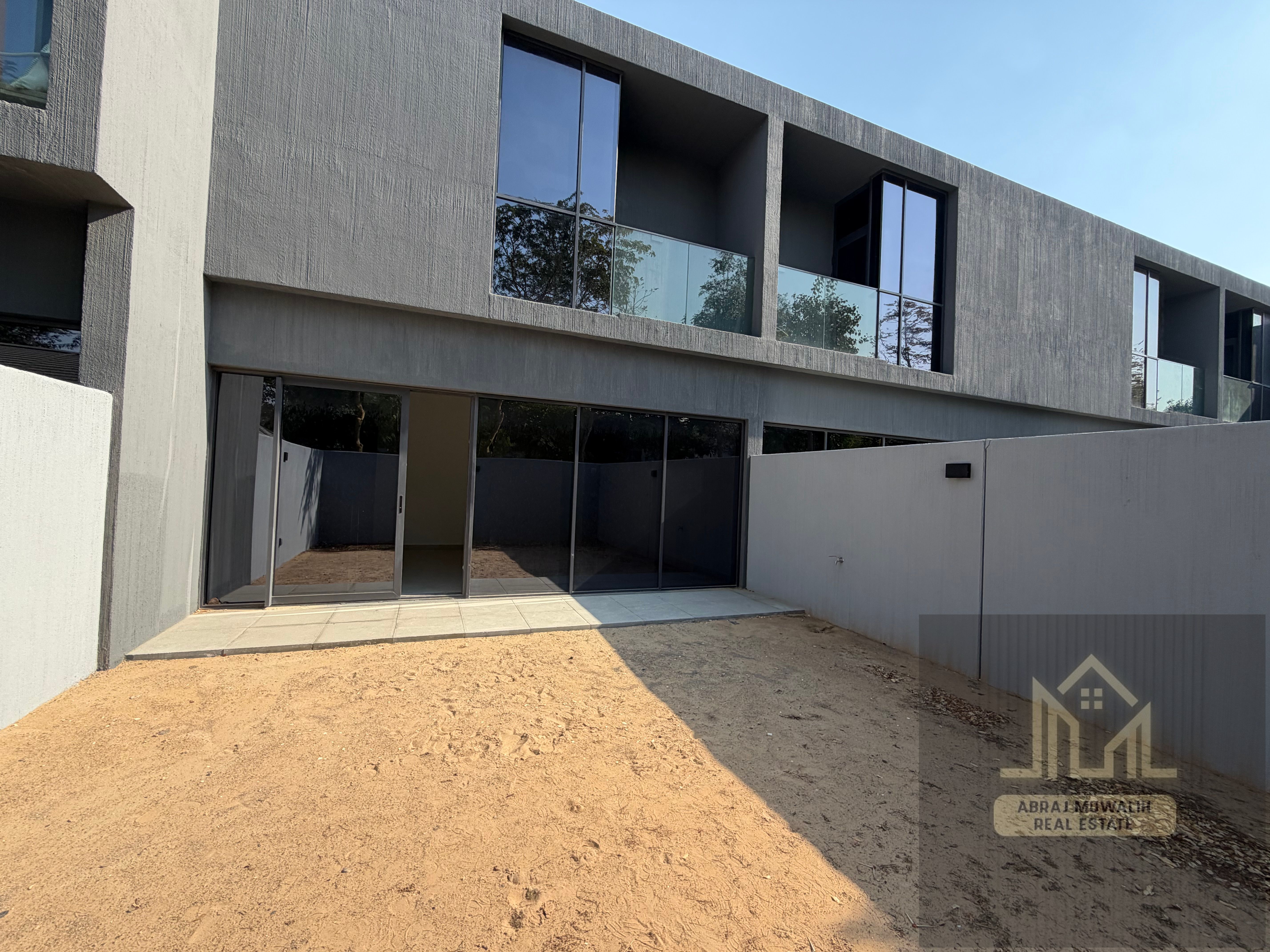 Spacious 2bhk with all amenities at very prime location