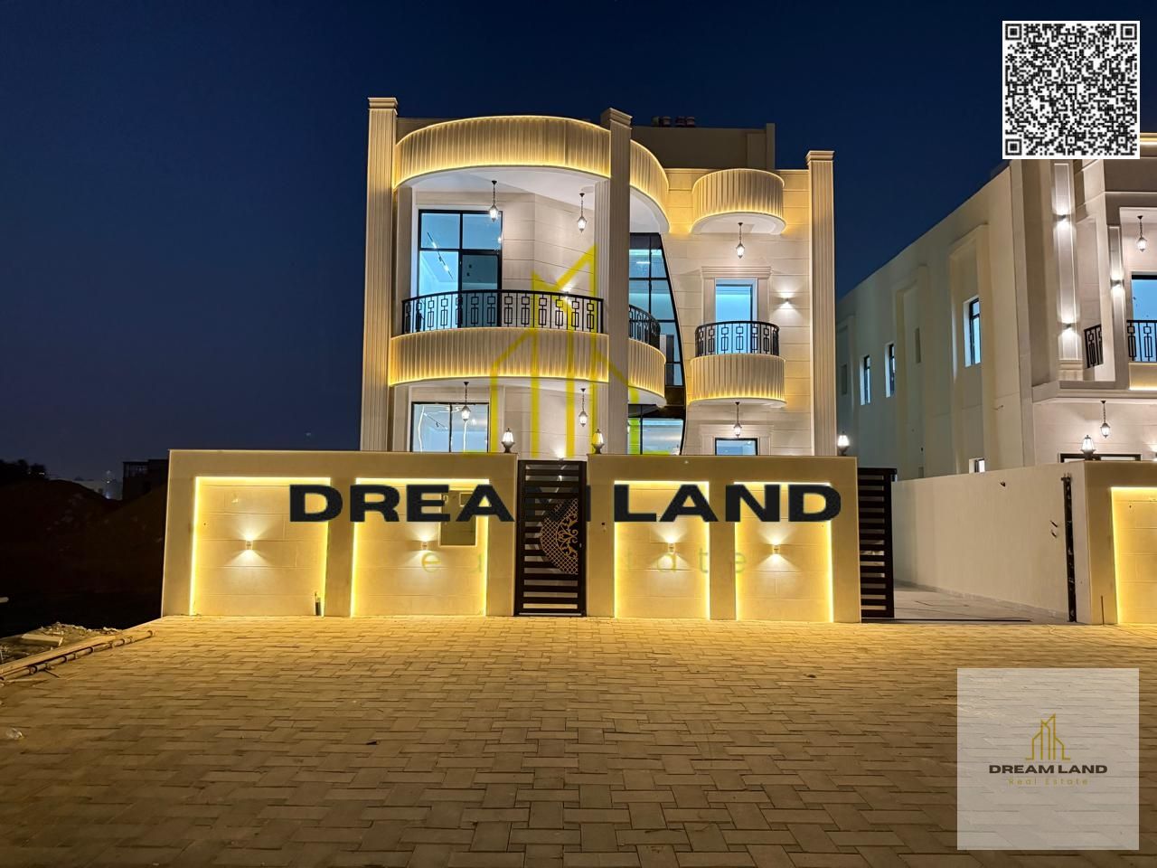 Villa for sale, including registration and ownership fees, on the main street, ready to move in, in one of Ajman's most prestigious areas. Freehold ow