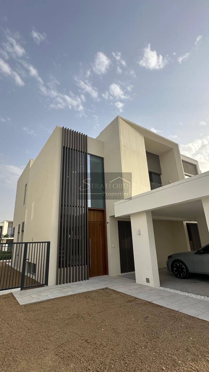 Corner Unit 4B+Maid | Single Row | Unfurnished