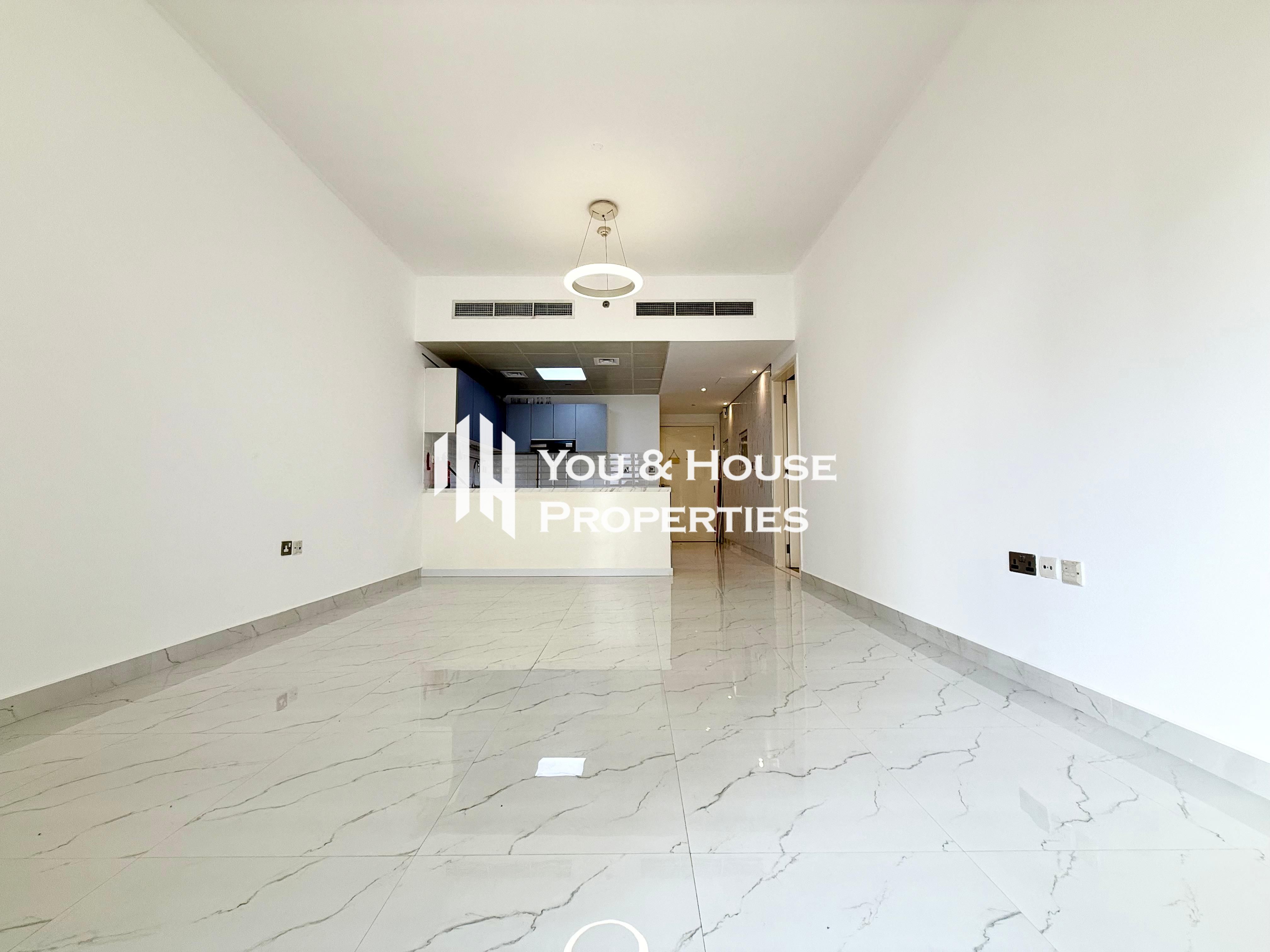 Top Notch Quality 1-BR I Stylish Living I With Pool View