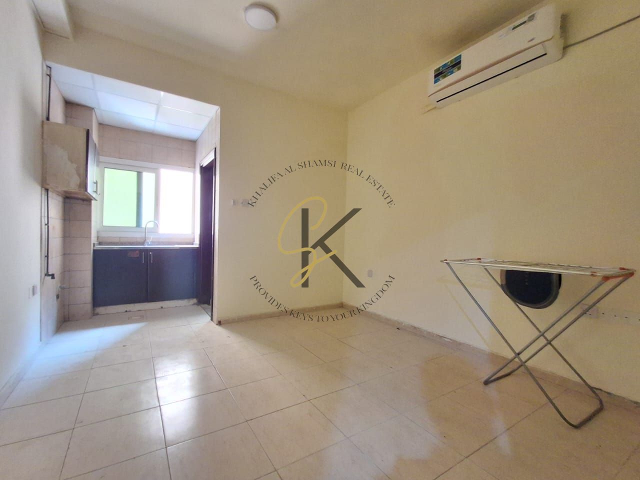 Spacious Studio ||With Separate Kitchen|| For Family ||