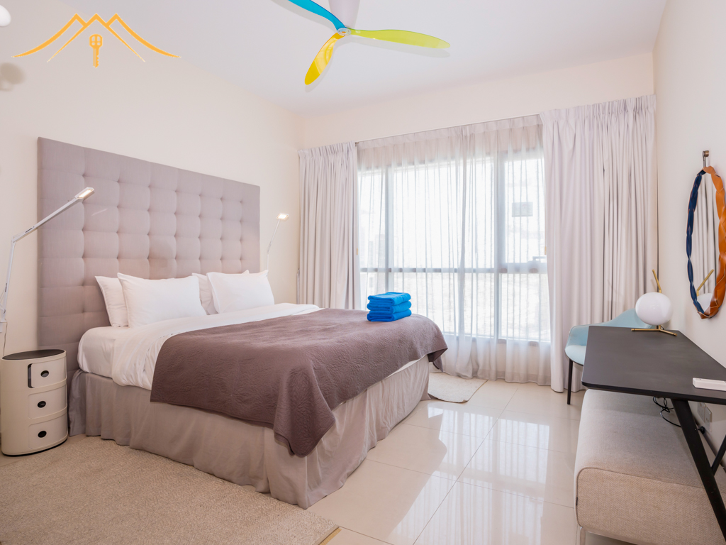 Elegant 2-Bedroom Apartment with Spectacular Golf Course View