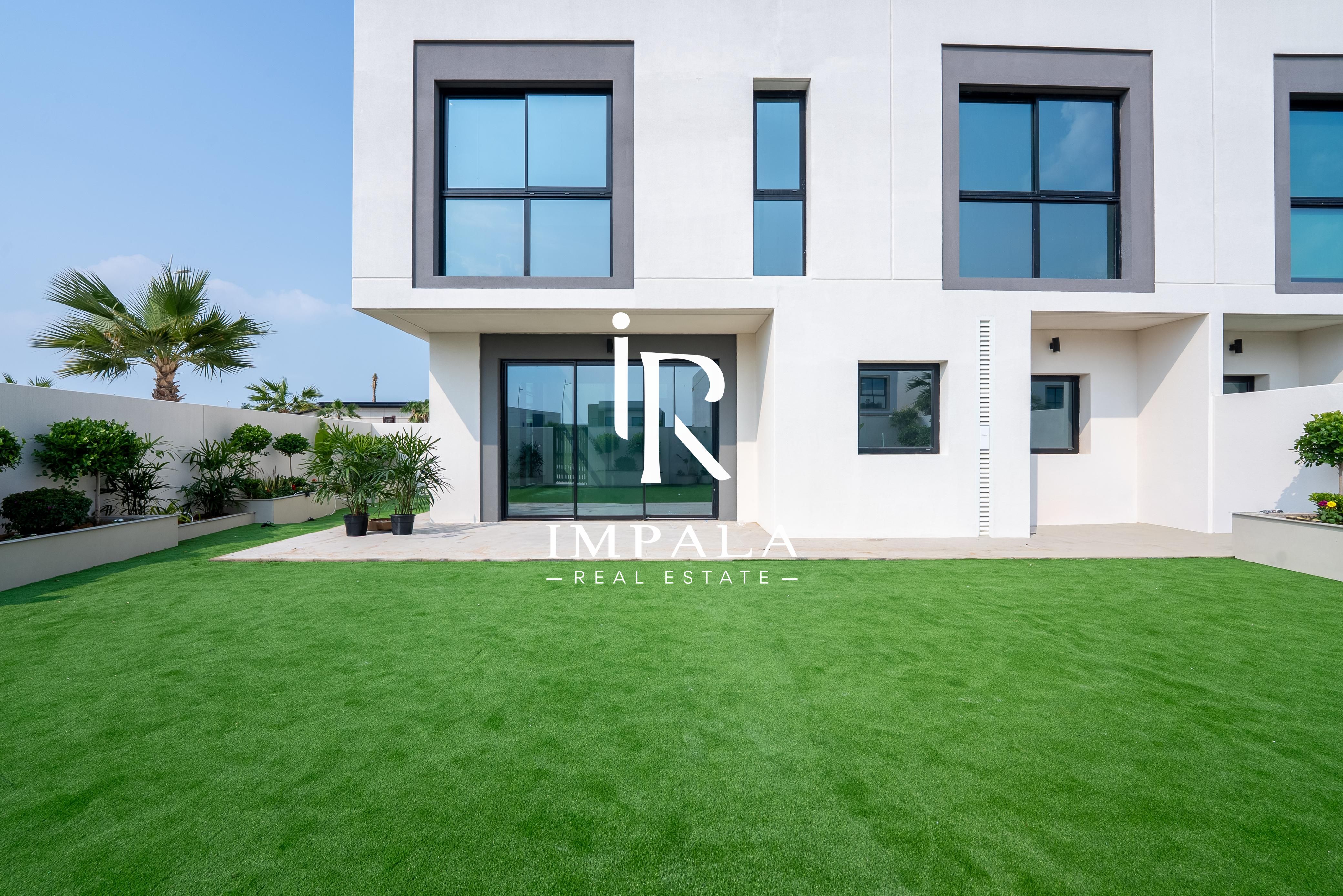 4BR Single Row | Prime Area | Next to the Park