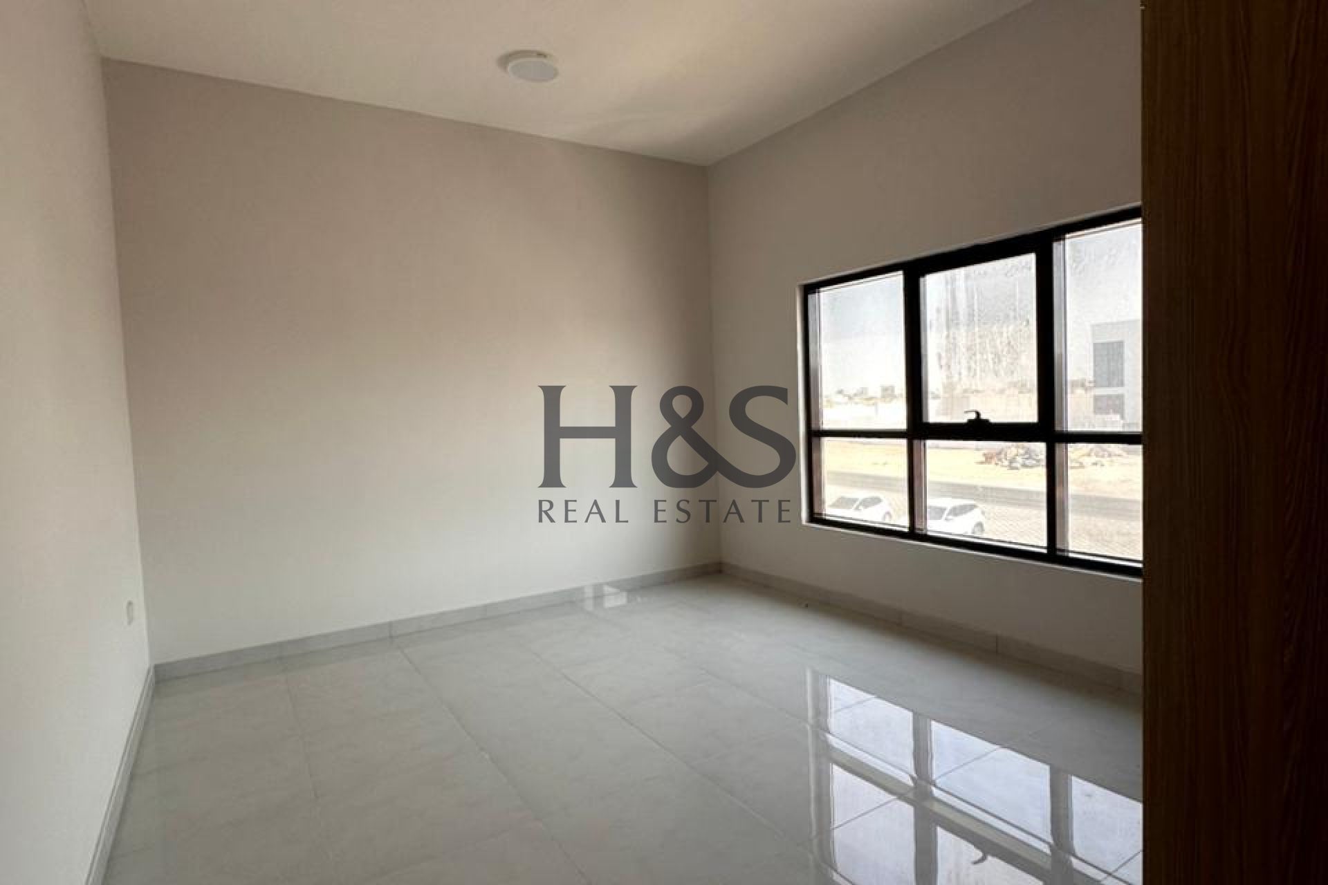 Generous 1-Bedroom Apartment | Contemporary Kitchen & Bathroom