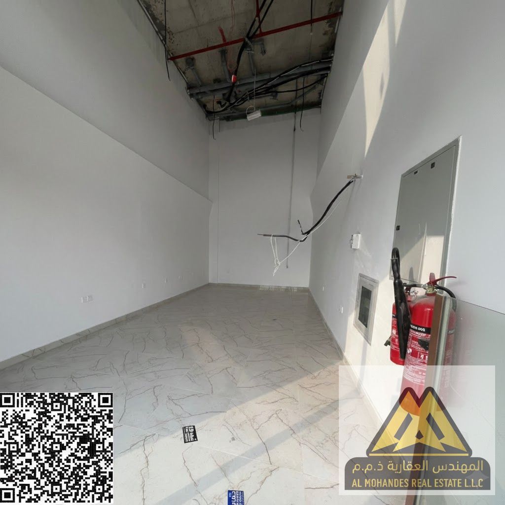 Shop with a prime location | Vibrant area | Excellent location