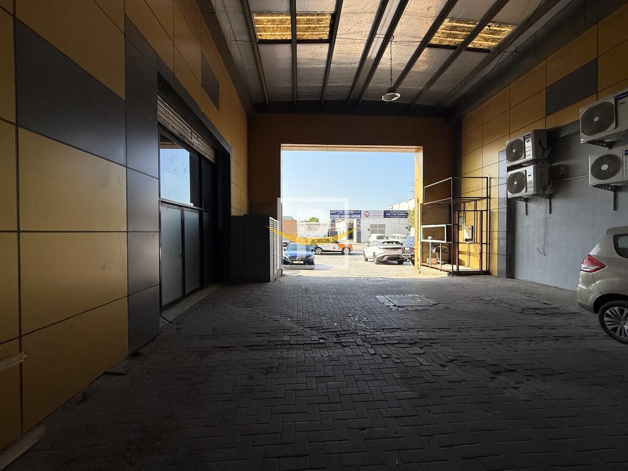 Fitted Warehouse|Suitable for Storage and Office