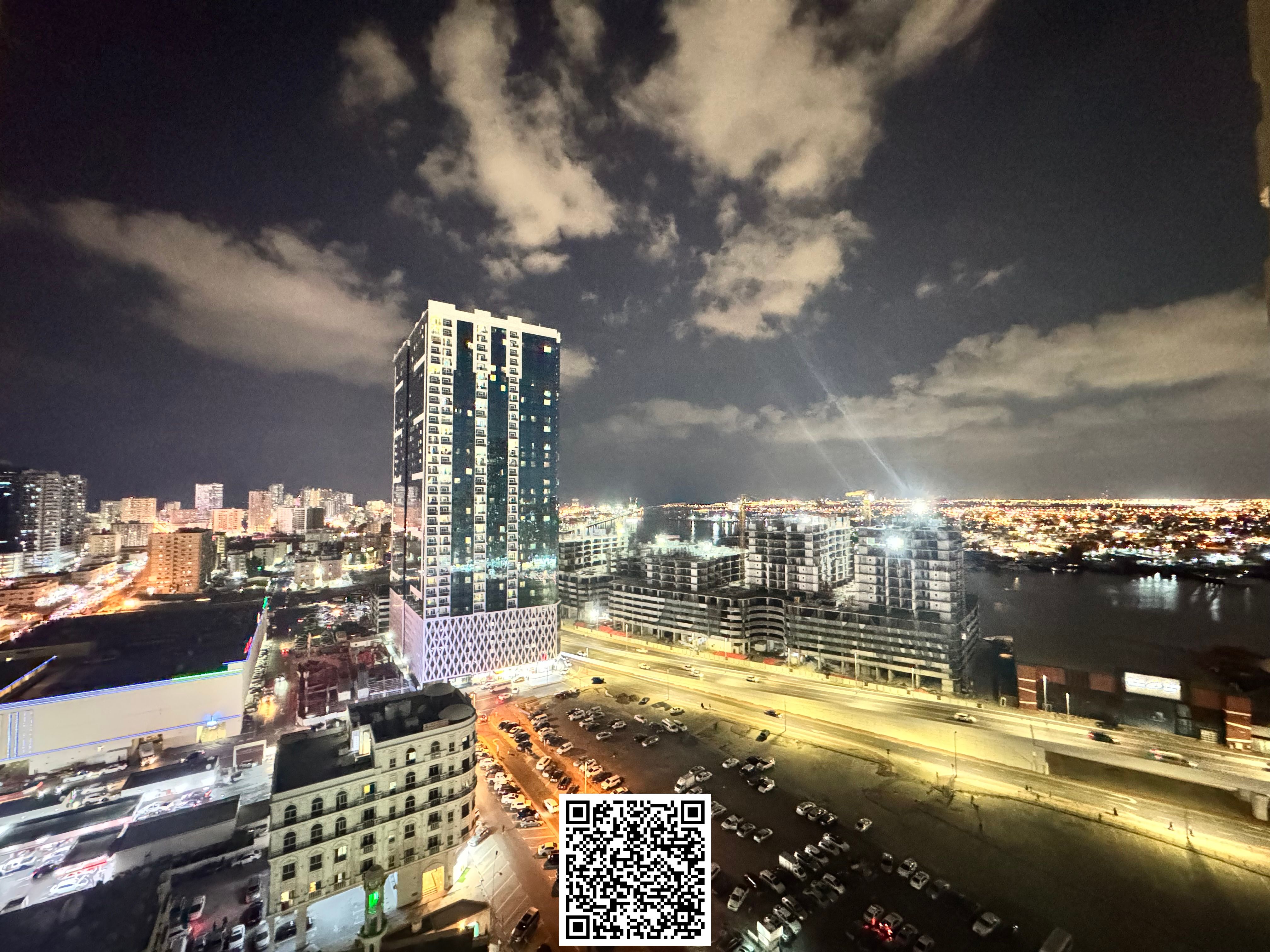 2 Bhk for sale sea view With parking In Horizon Tower