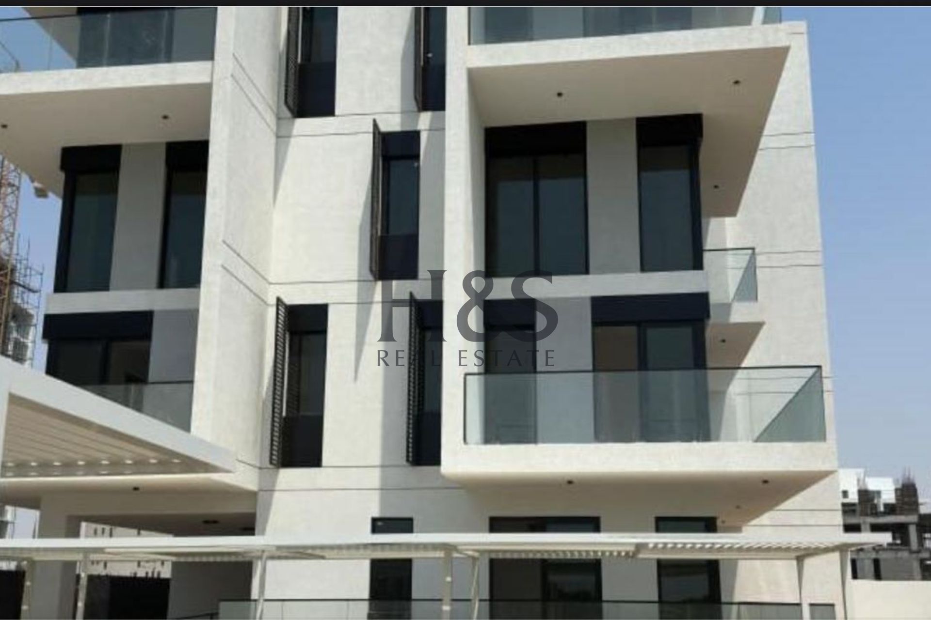 Stylish 2-Bedroom Apartment | Panoramic Golf Course Views