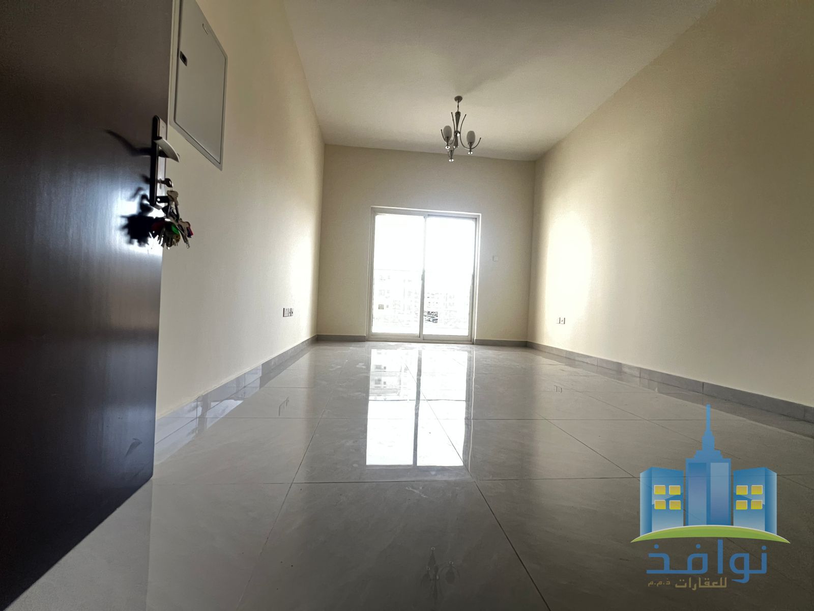 Two bedrooms and a living room, first time to live in, with a spacious area and a balcony.