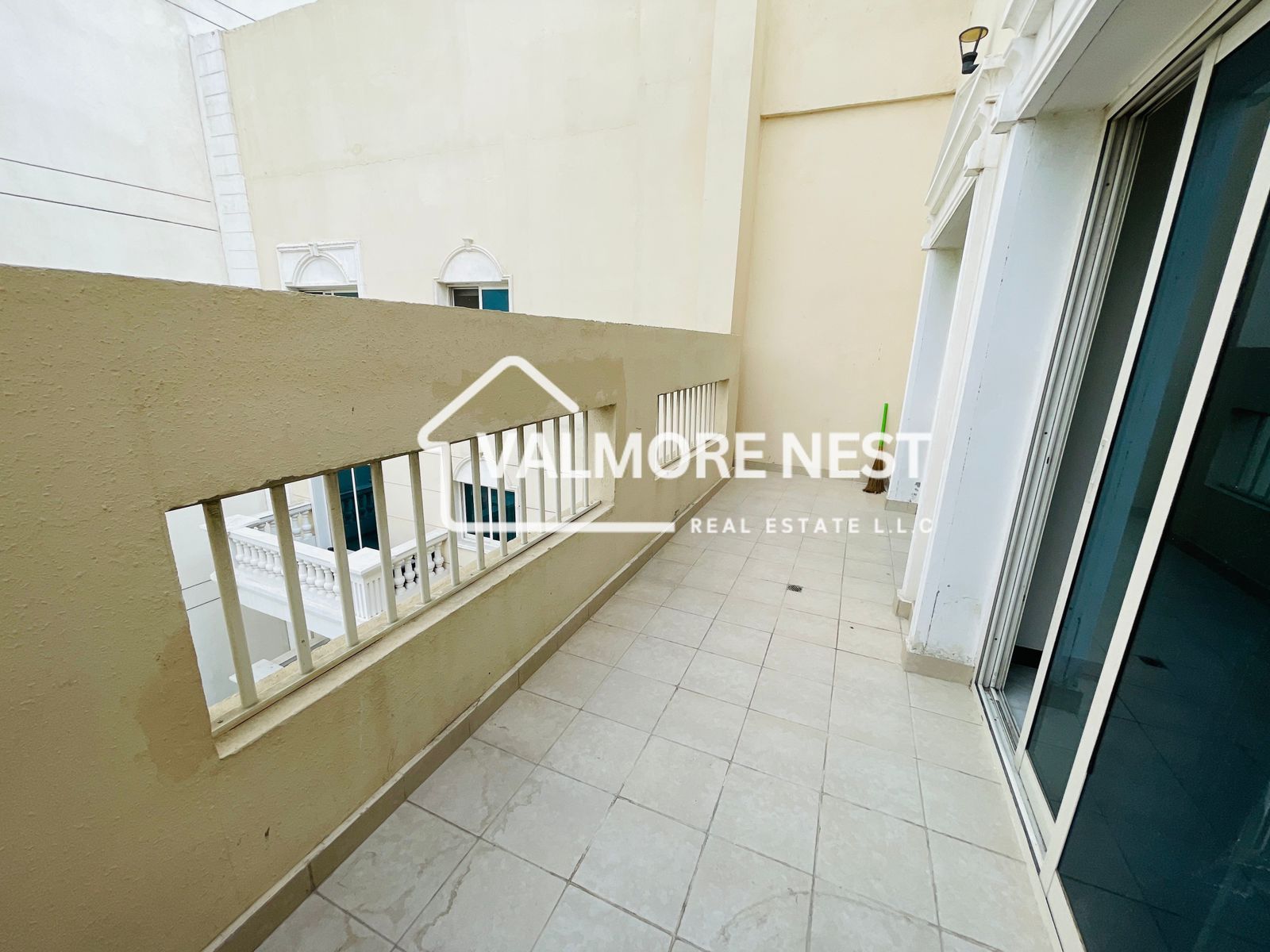 Bright & Spacious Unit I With big balcony I Prime location