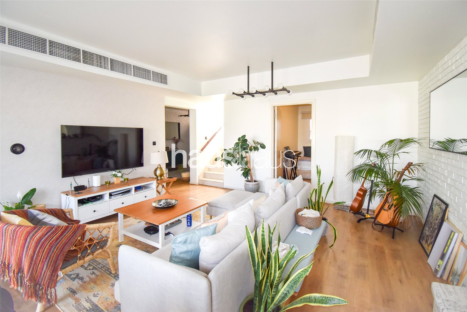 Exclusive Renovated 3M | Close to Community Centre