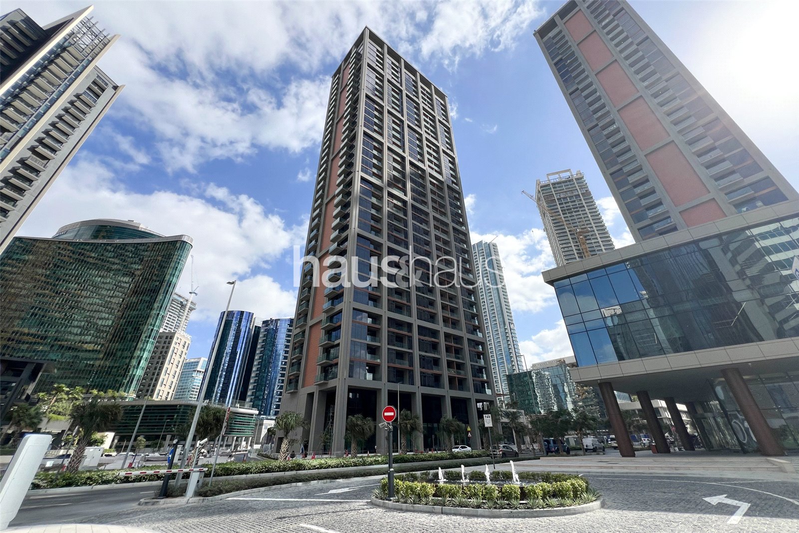 Studio | Downtown Skyline View | Ready Soon