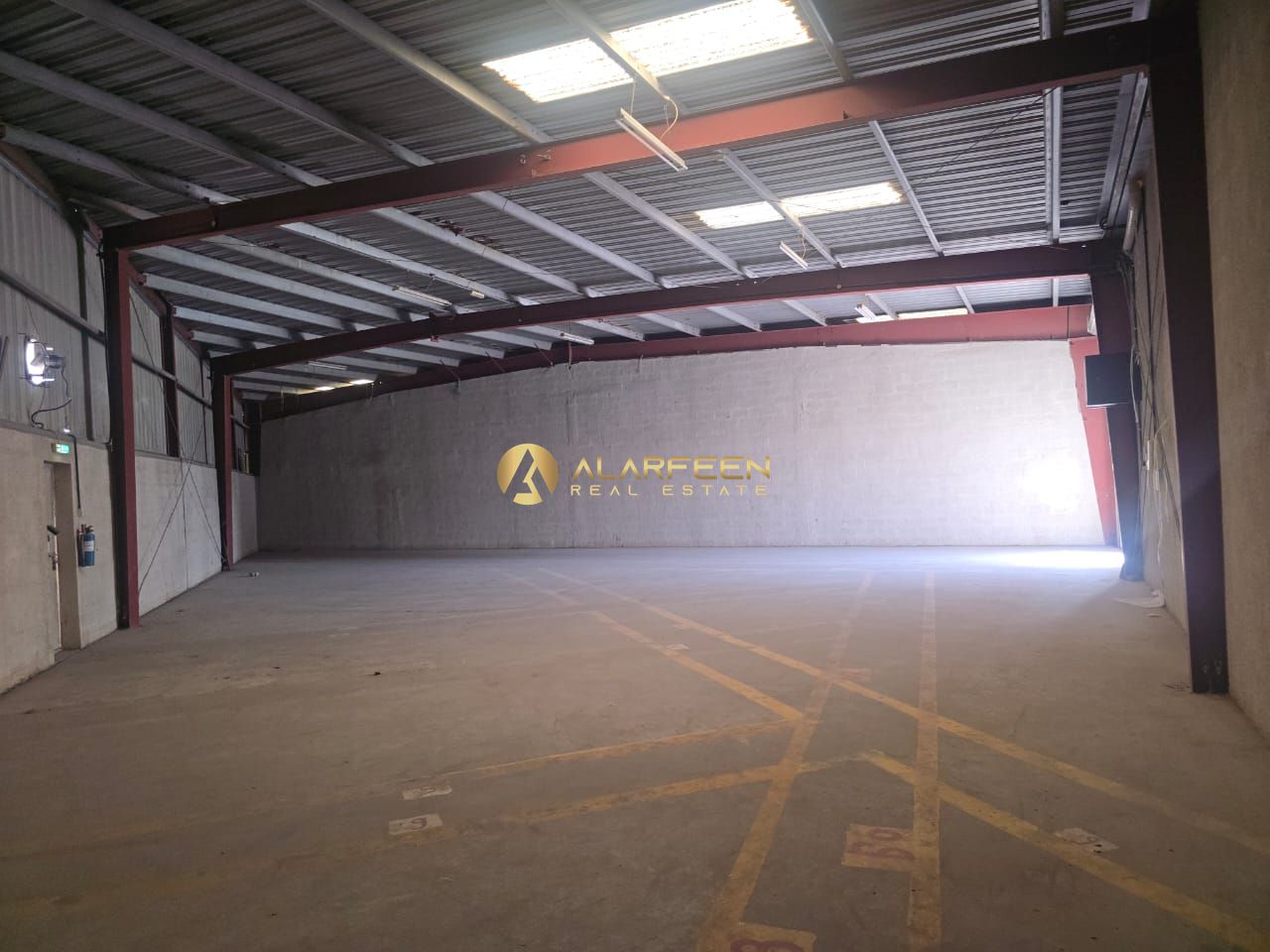 8396 sqft warehouse/20kw power/ready to move in.