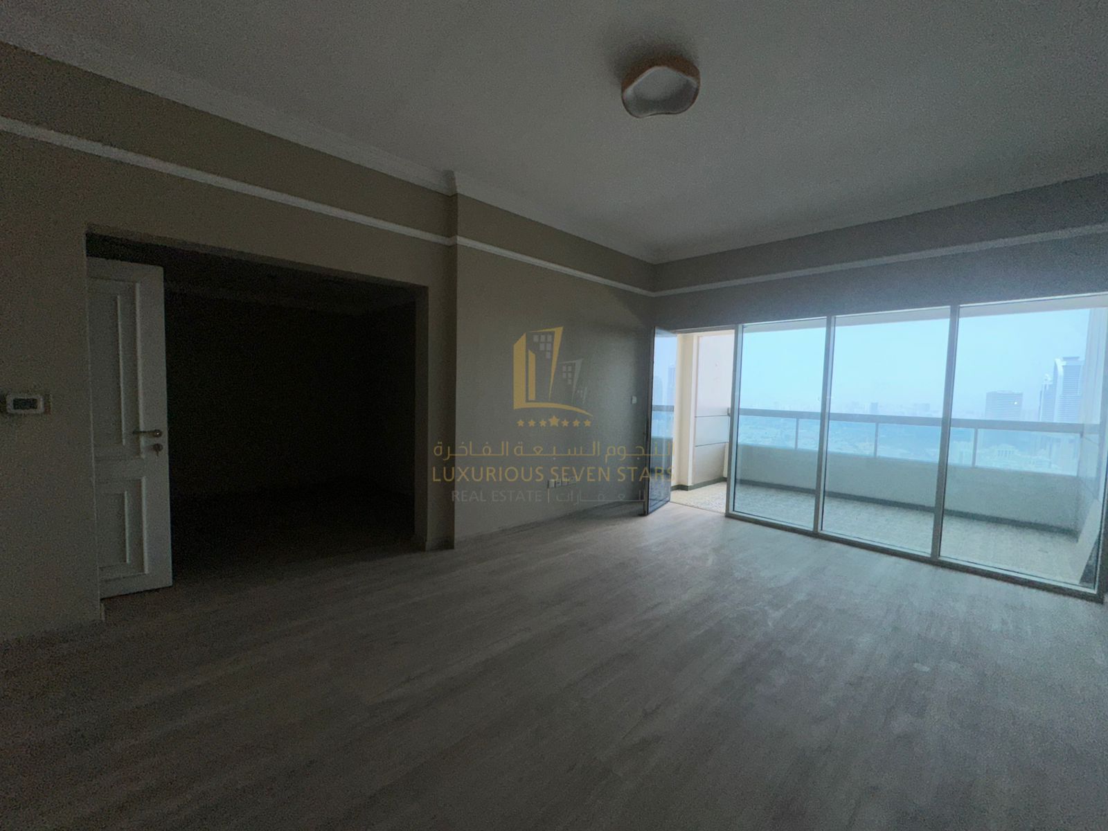 For Sale – 3-Bedroom Apartment with Stunning Open Side and Rear Views of the Sea & Lake – Al Khan