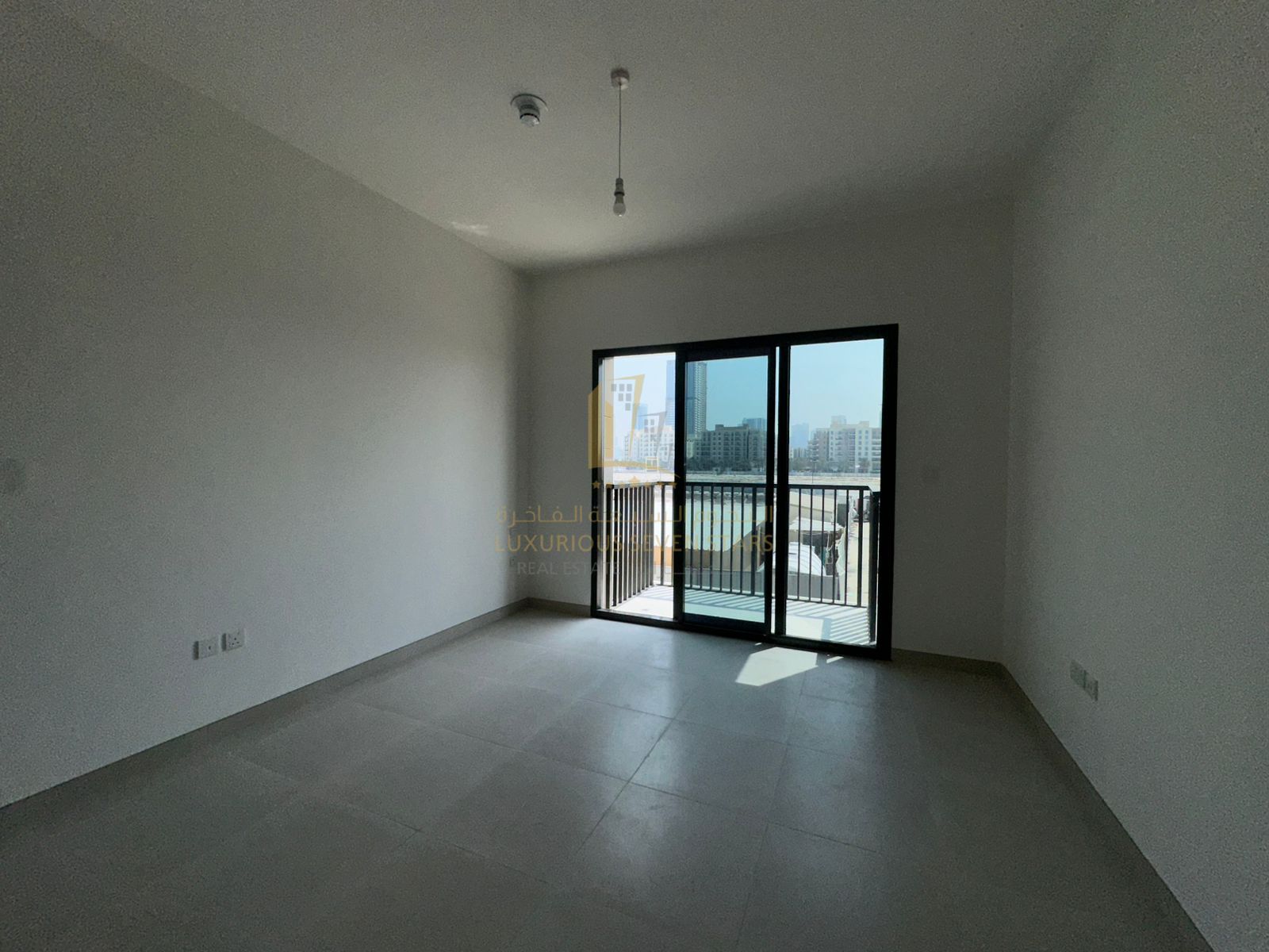 For Sale Luxury Studio in Jawaher Building Maryam Island First Occupant with Dedicated Parking