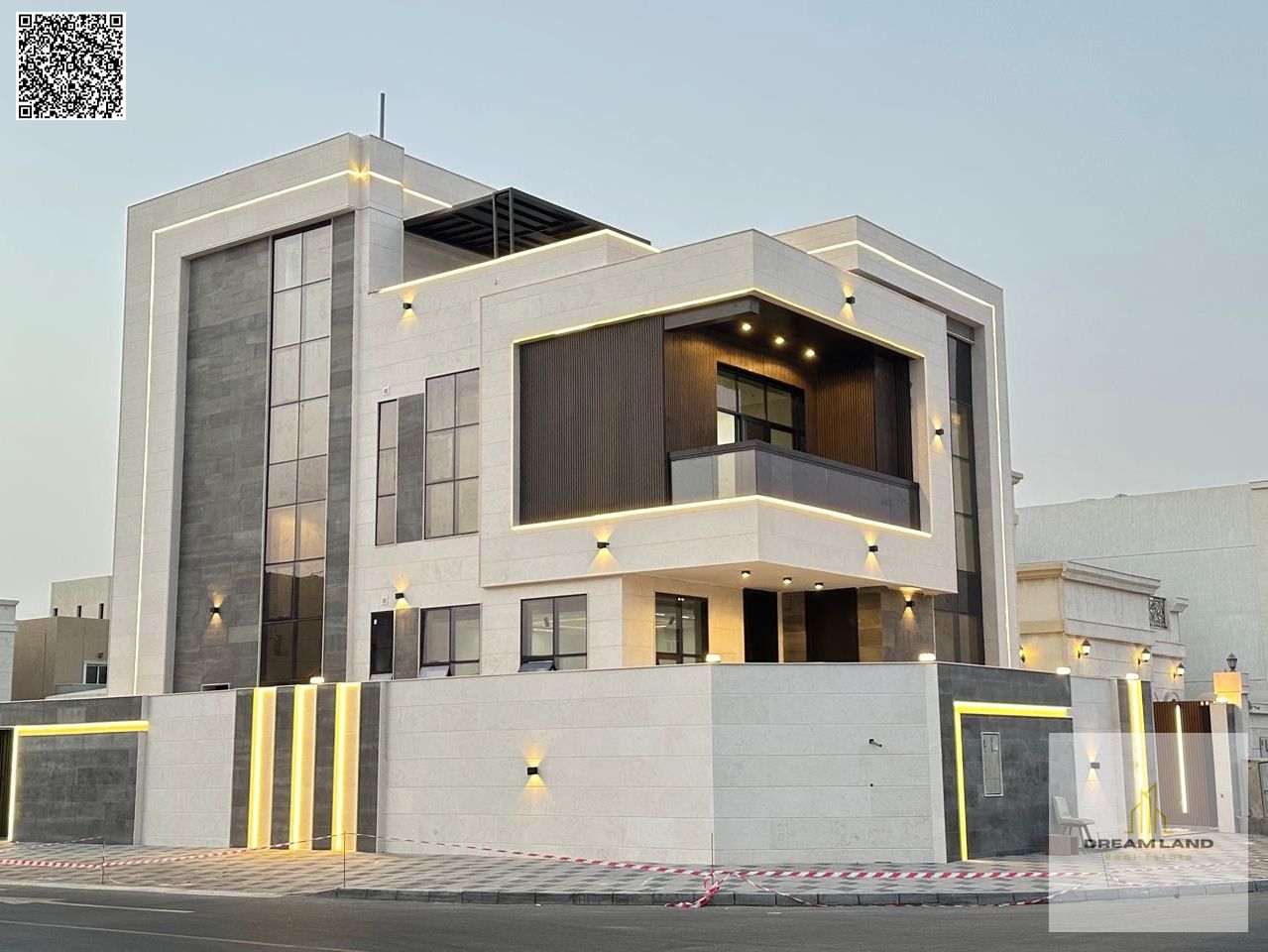 Directly from the owner, Corner villa with private pool next to the mosque, freehold for all nationalities